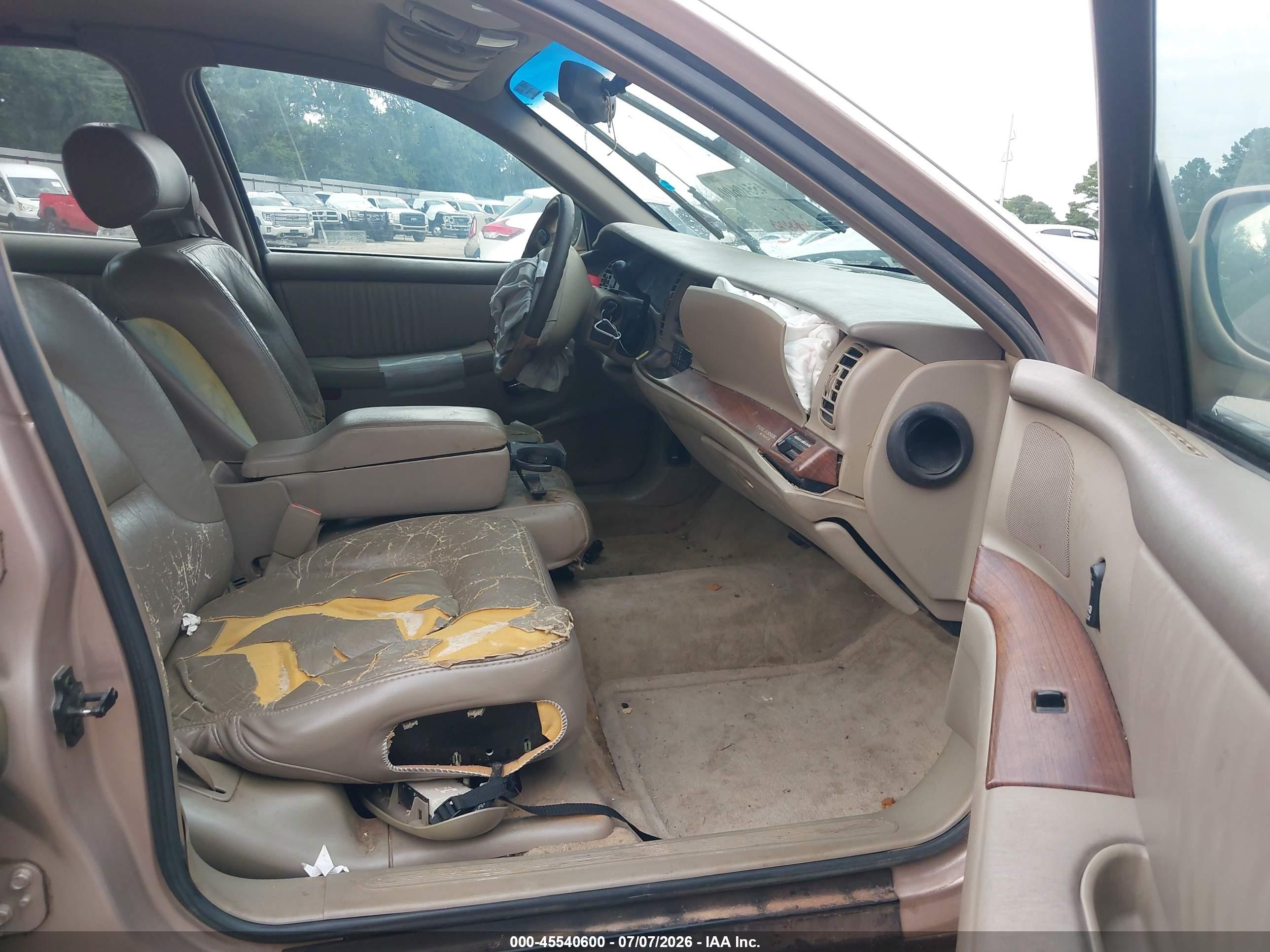 1999 Buick Park Avenue   Tan vin: 1G4CW52K2X4639549