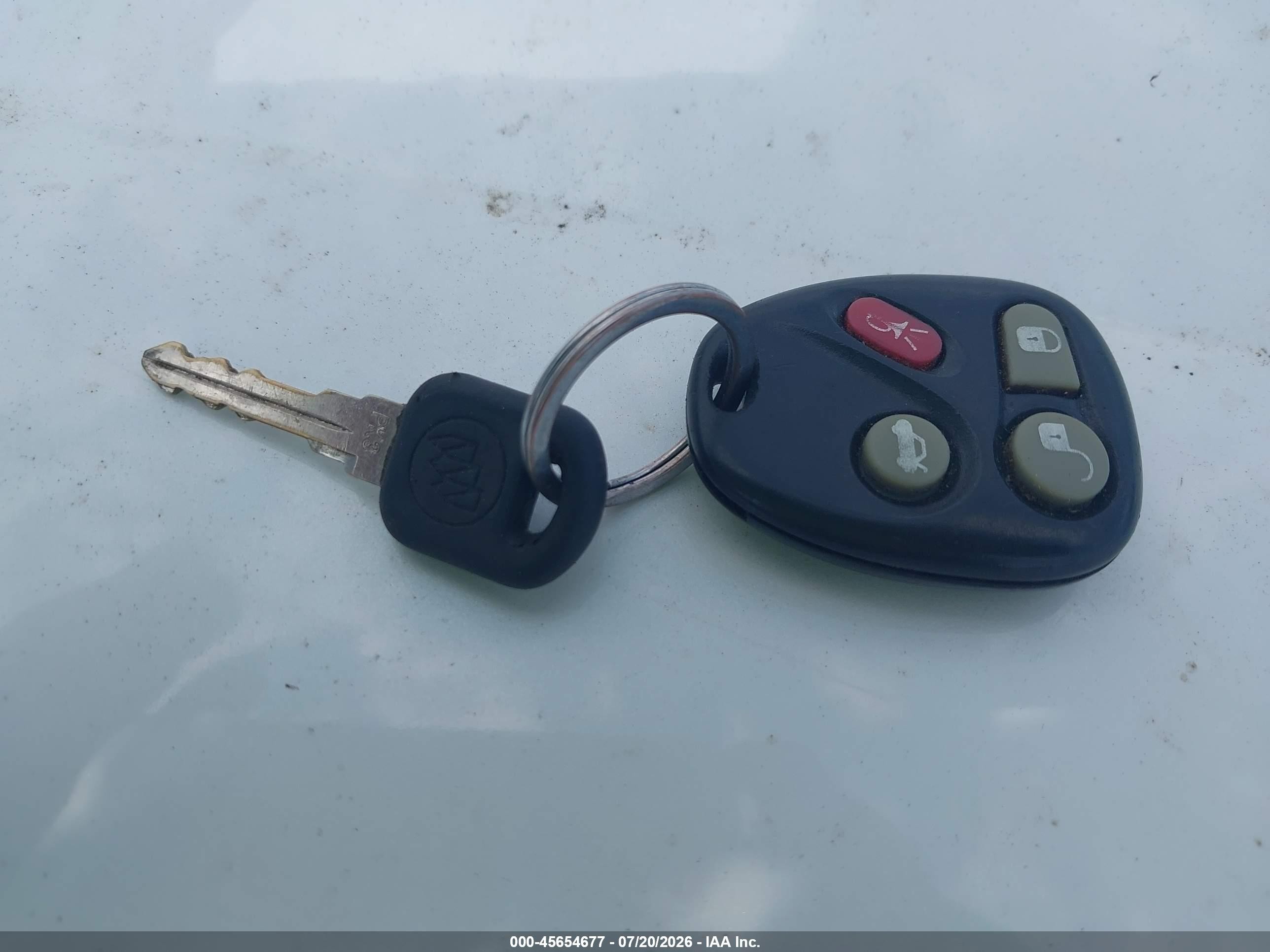 2000 Buick Park Avenue   Белый vin: 1G4CW52K2Y4171713
