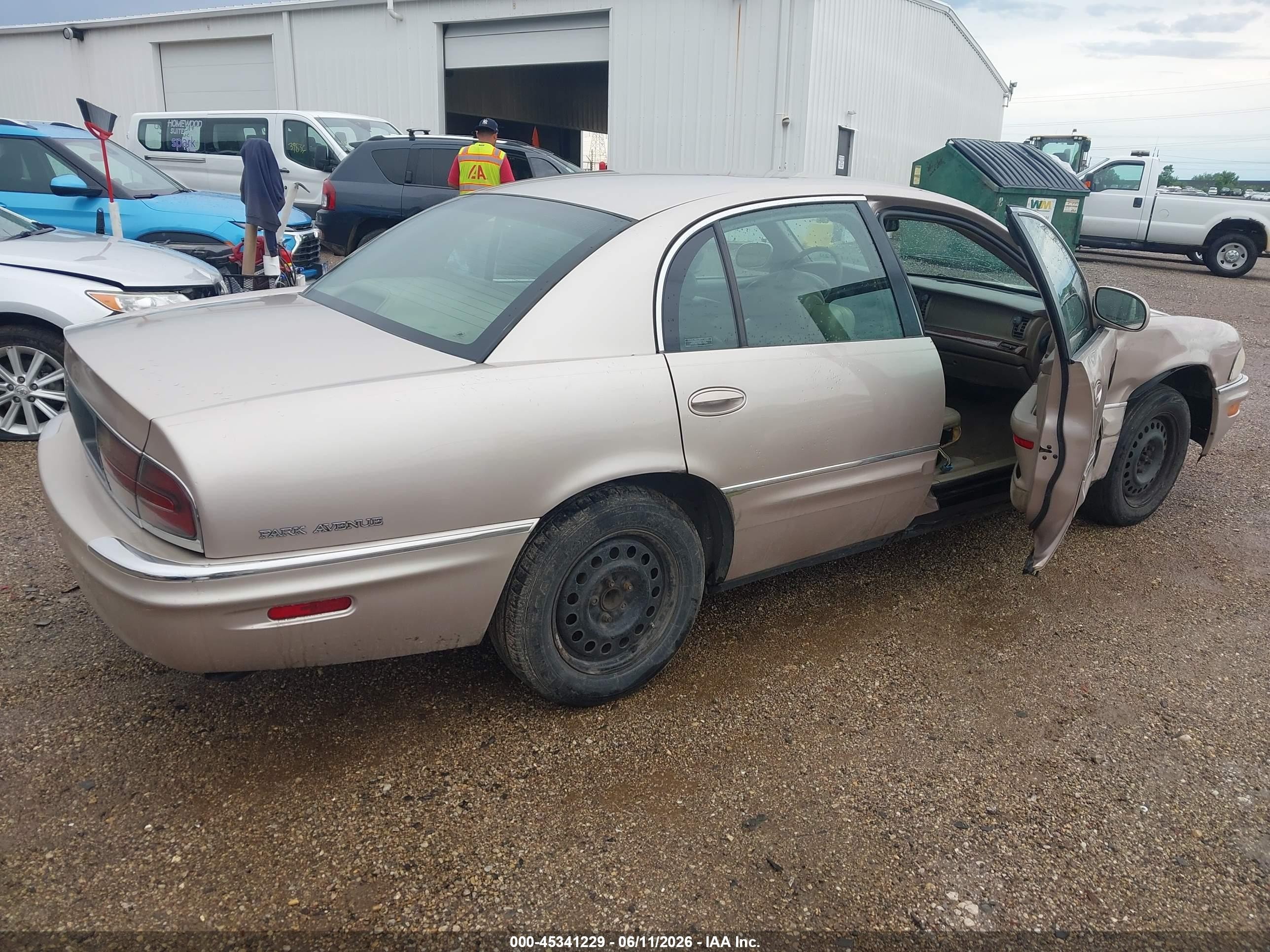1998 Buick Park Avenue   Tan vin: 1G4CW52K3W4660473