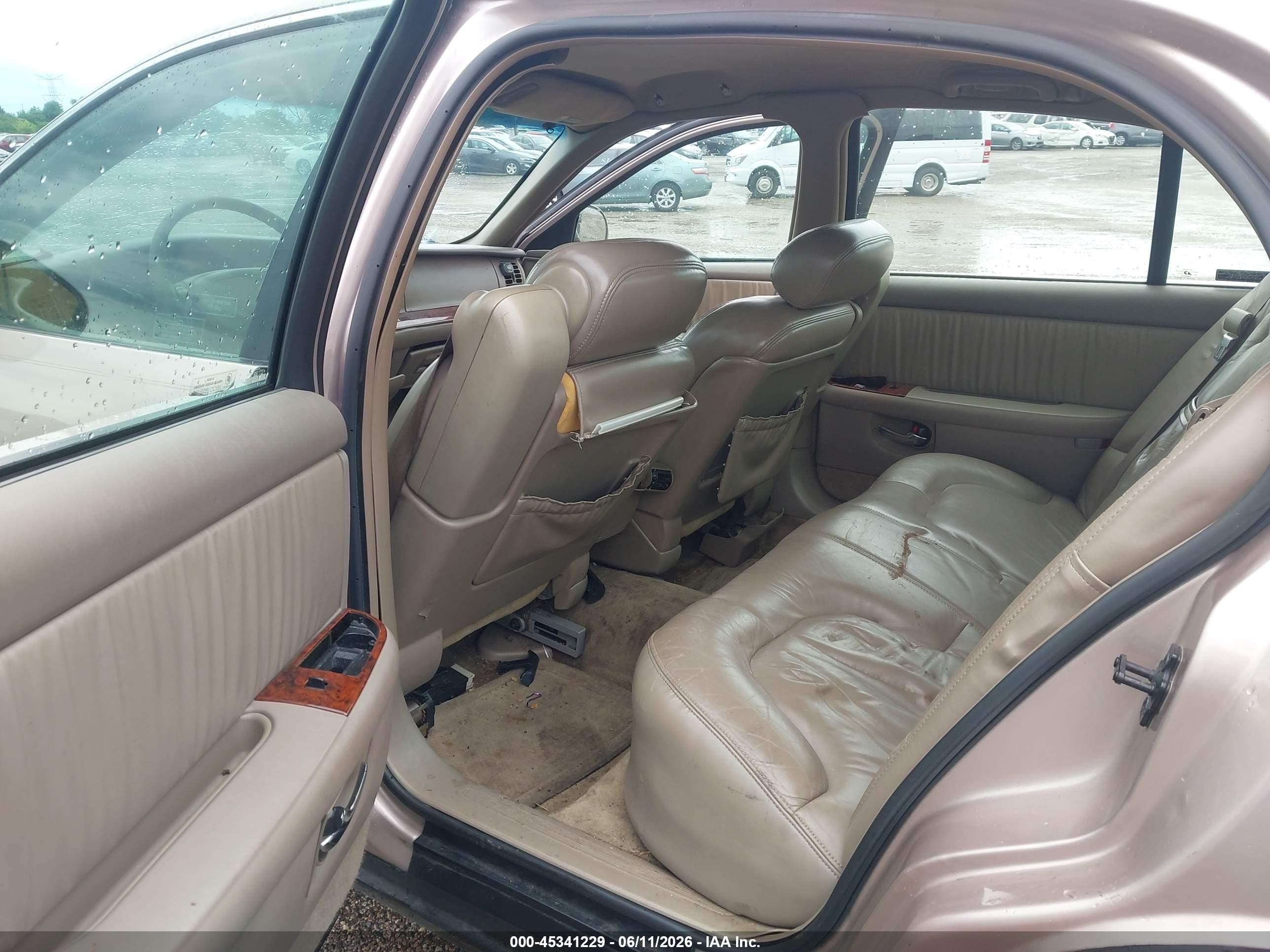1998 Buick Park Avenue   Tan vin: 1G4CW52K3W4660473