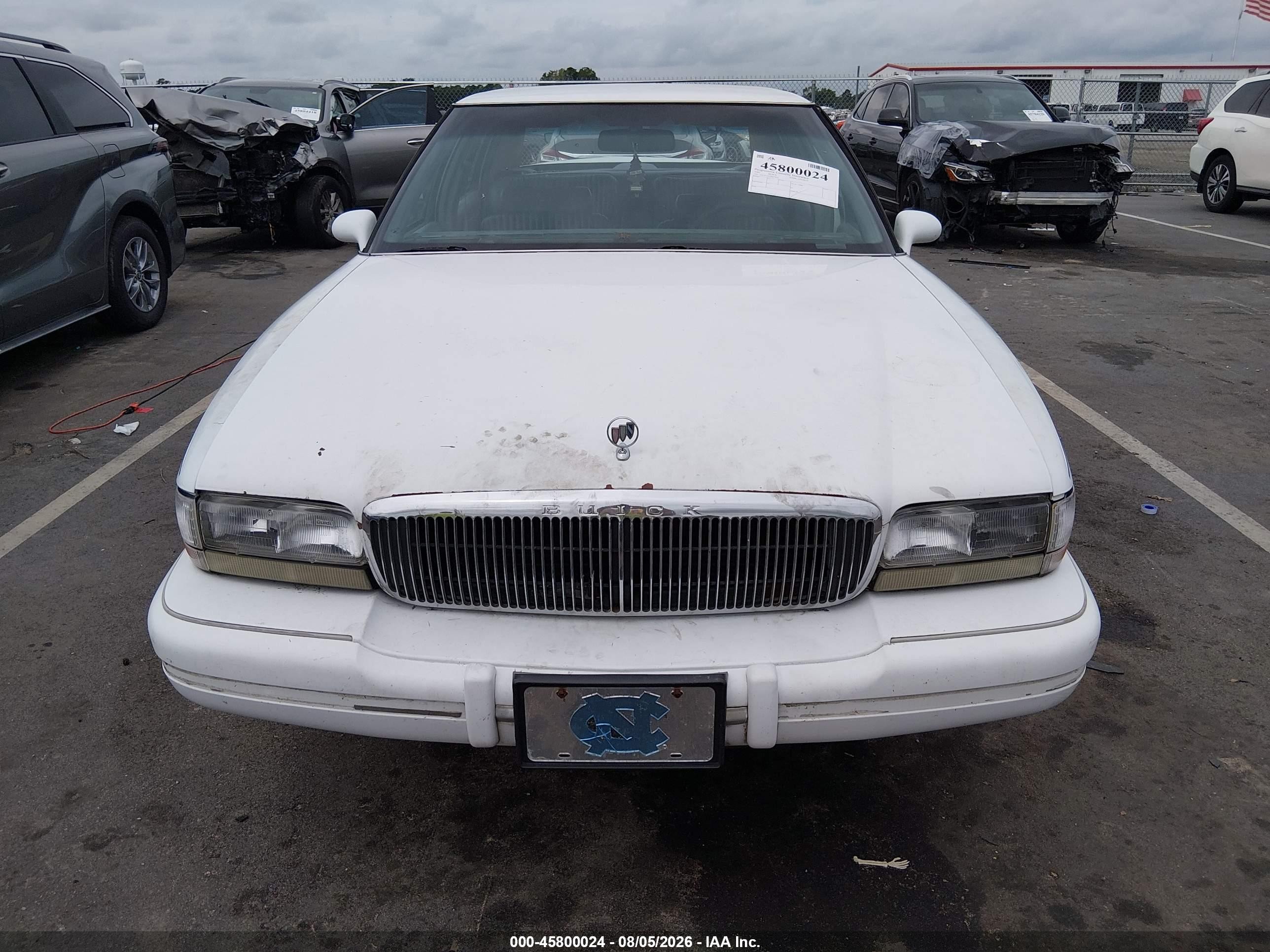 1995 Buick Park Avenue   White vin: 1G4CW52K4SH639019