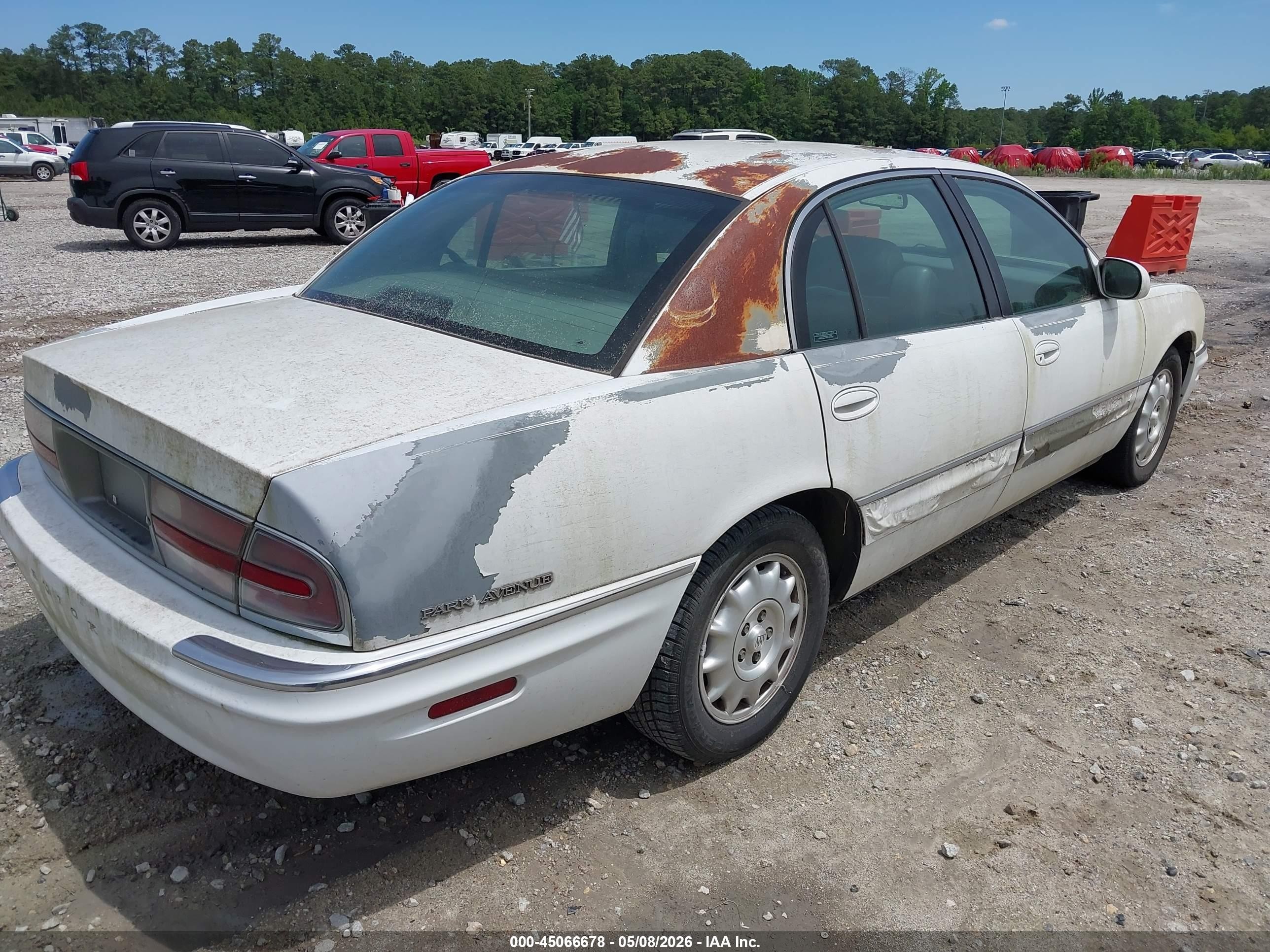 1997 Buick Park Avenue   White vin: 1G4CW52K4V4625245