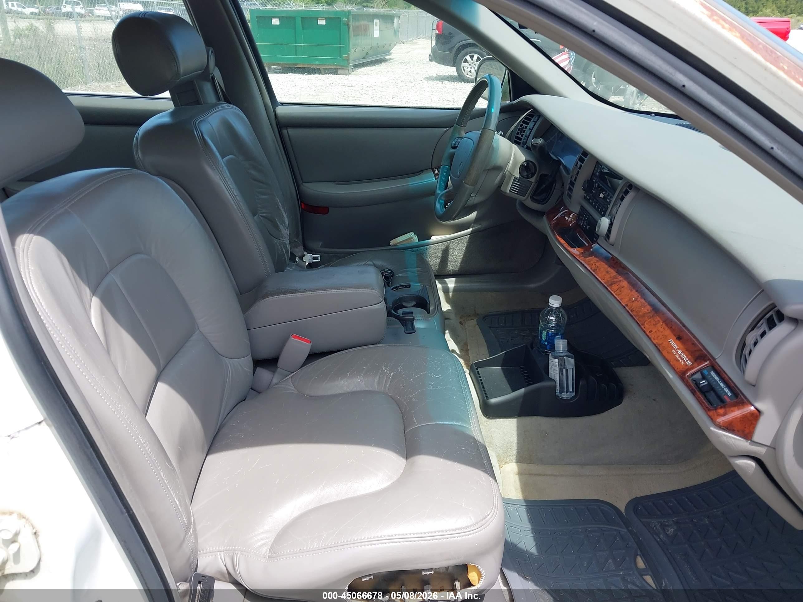 1997 Buick Park Avenue   White vin: 1G4CW52K4V4625245
