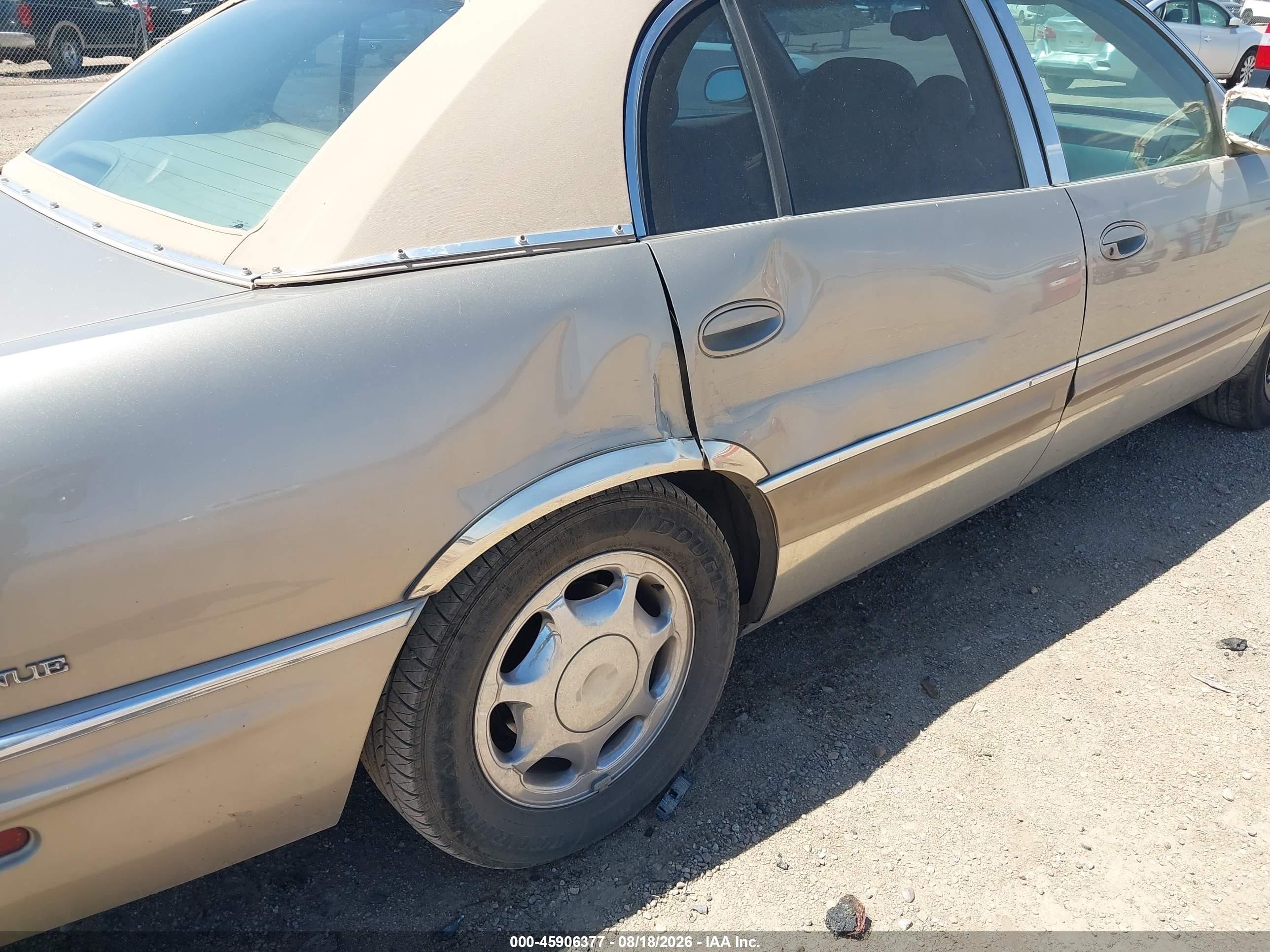 2000 Buick Park Avenue   Champagne vin: 1G4CW52K4Y4178808