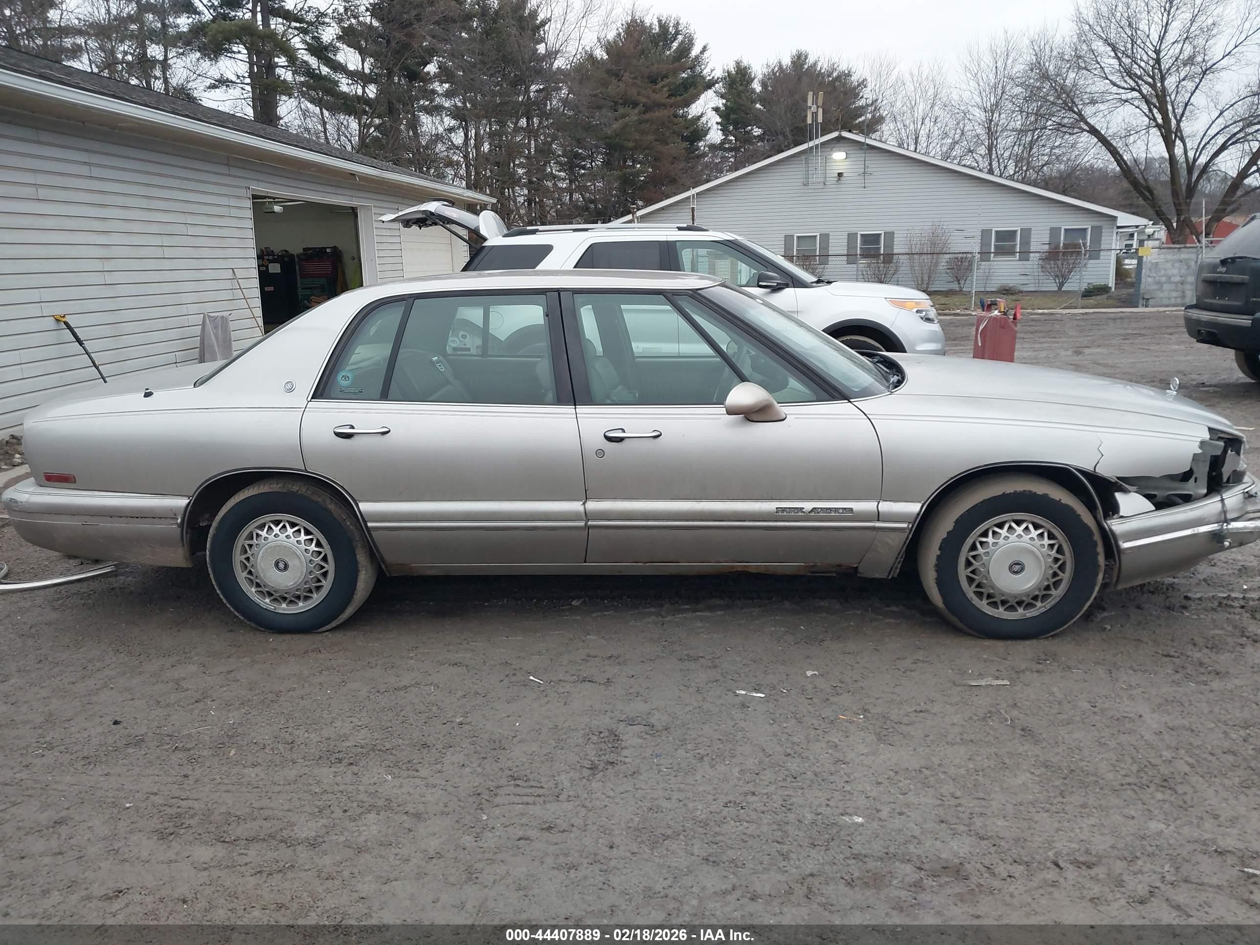 1996 Buick Park Avenue   Gold vin: 1G4CW52K8TH630907