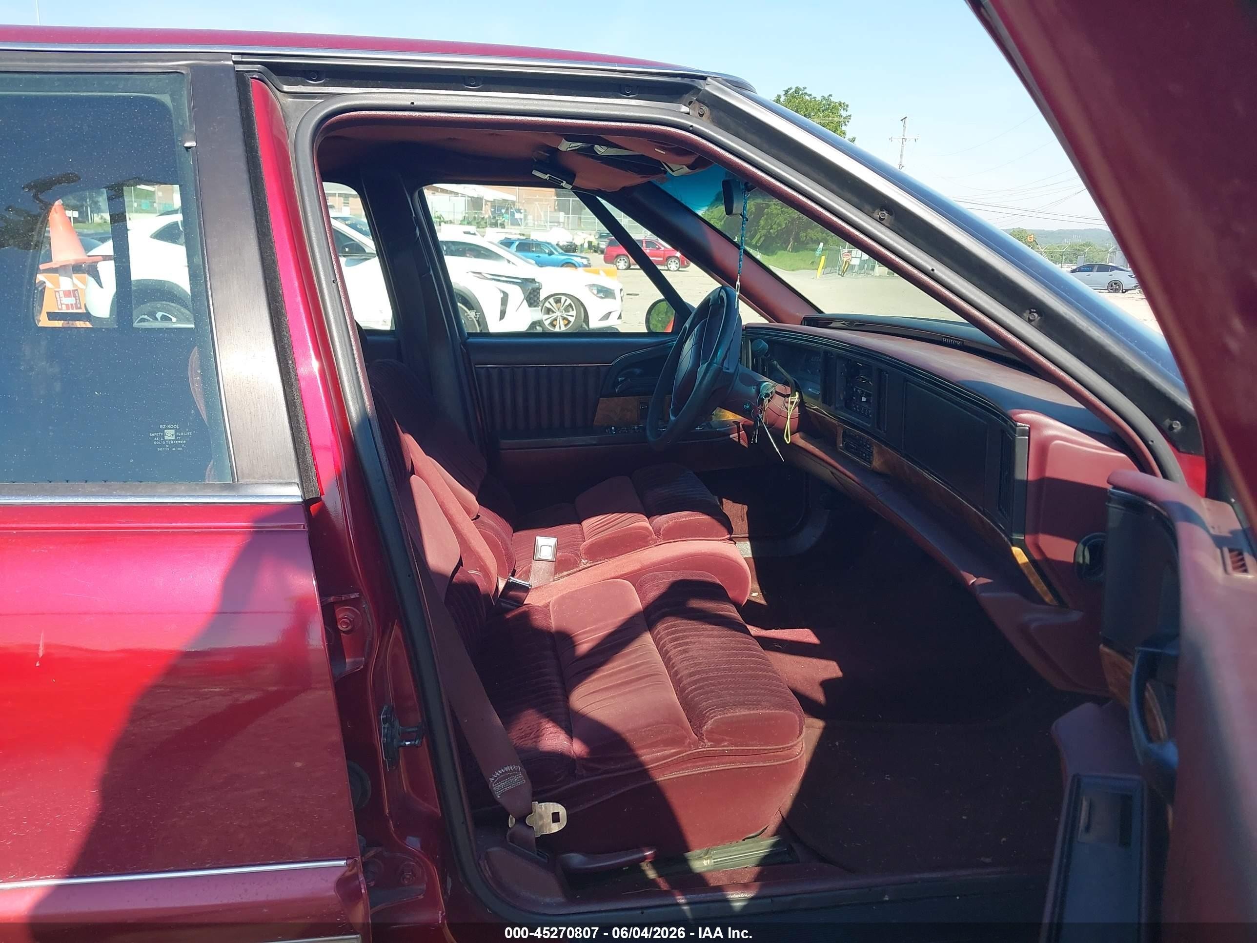 1996 Buick Park Avenue   Burgundy vin: 1G4CW52K8TH634570