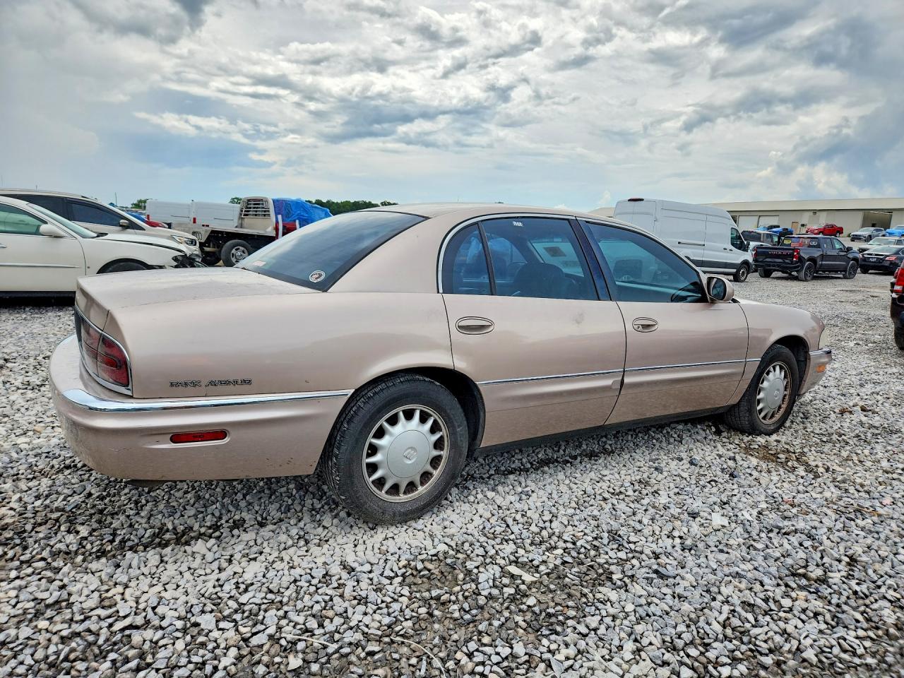 1999 Buick Park Avenue Beige vin: 1G4CW52K8X4632797