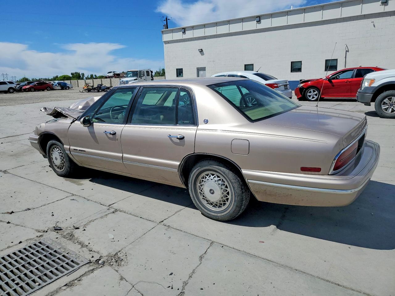 1995 Buick Park Avenue Beige vin: 1G4CW52K9SH609661
