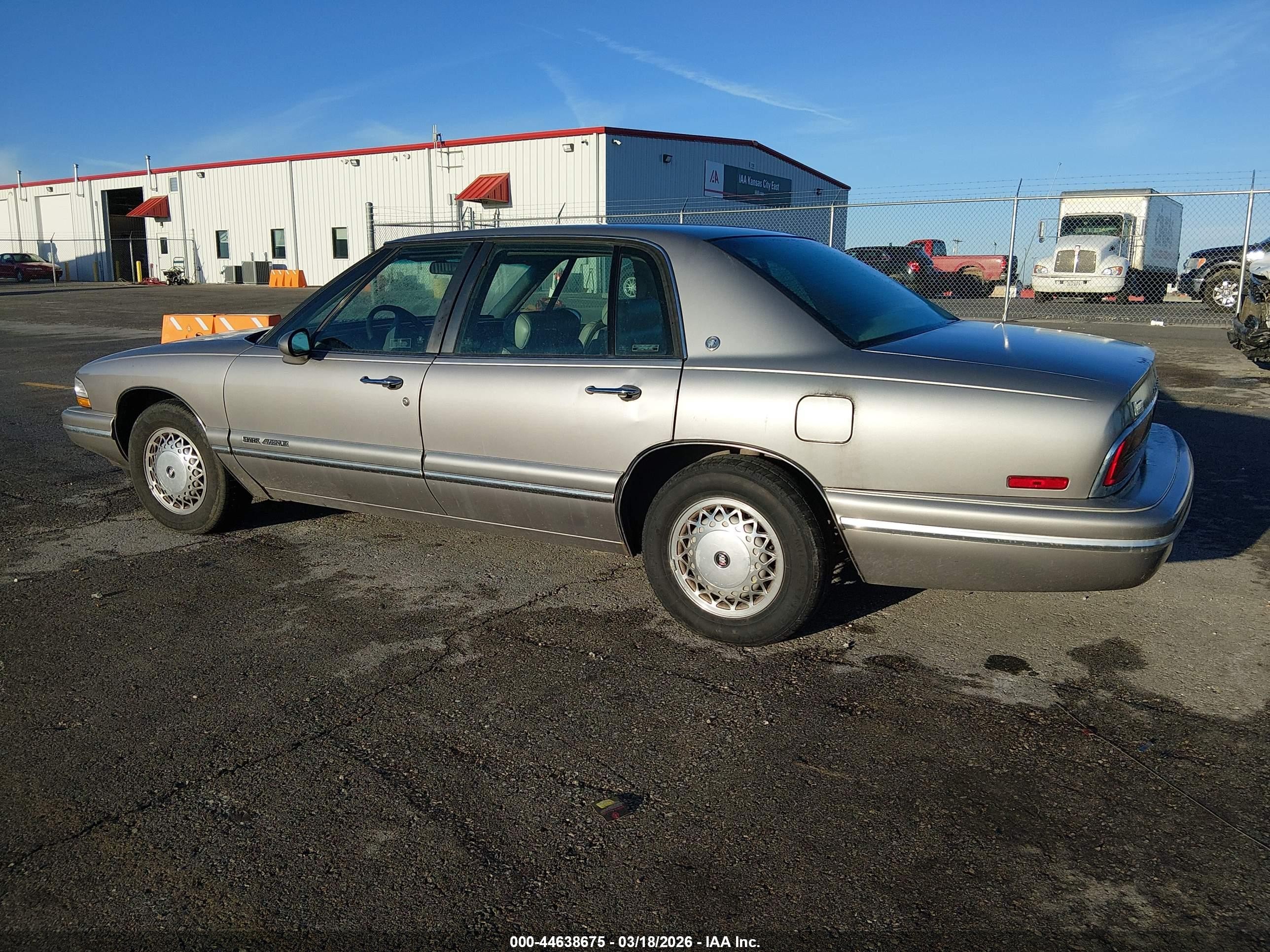 1995 Buick Park Avenue   Tan vin: 1G4CW52K9SH614410