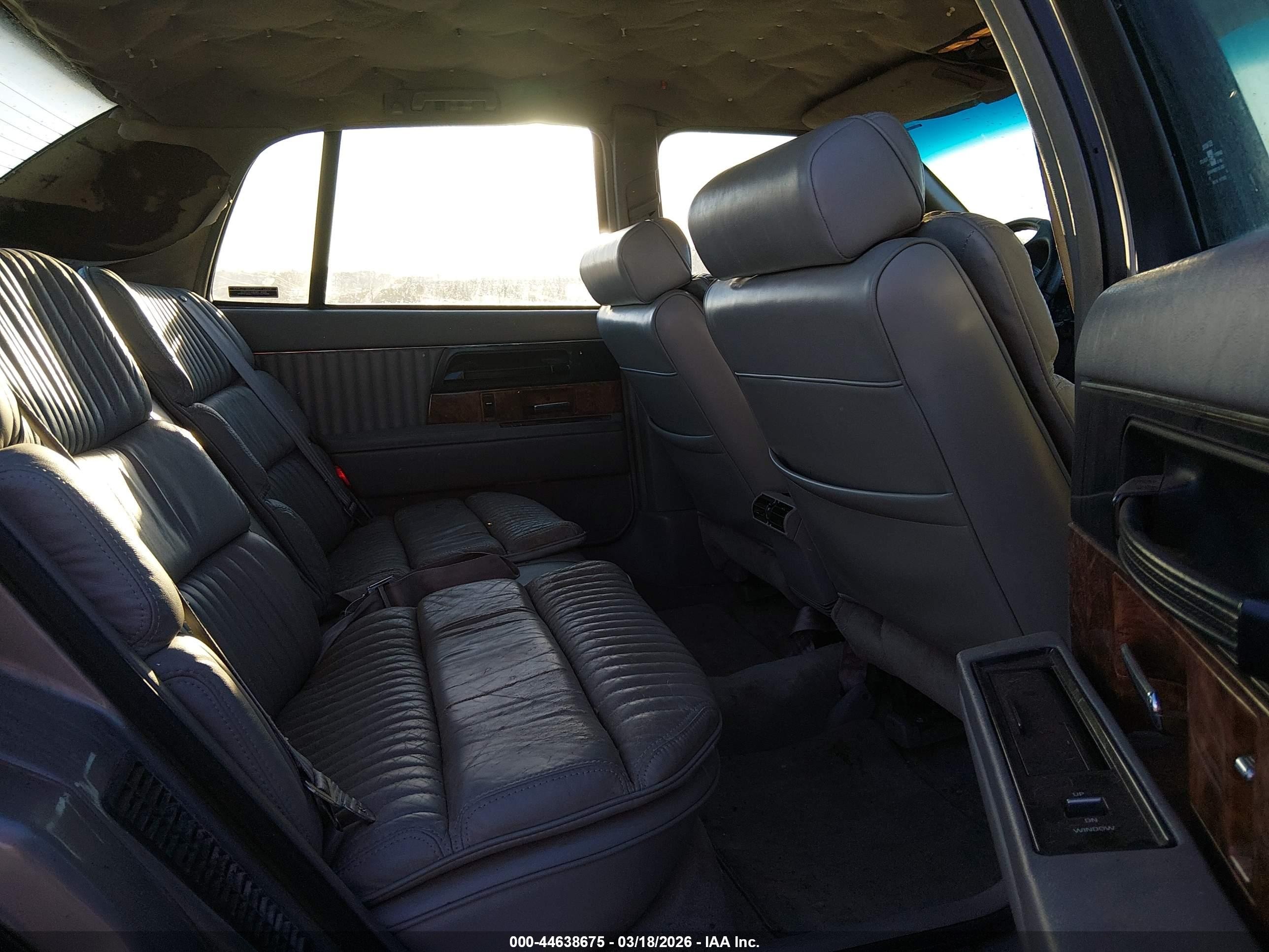 1995 Buick Park Avenue   Tan vin: 1G4CW52K9SH614410