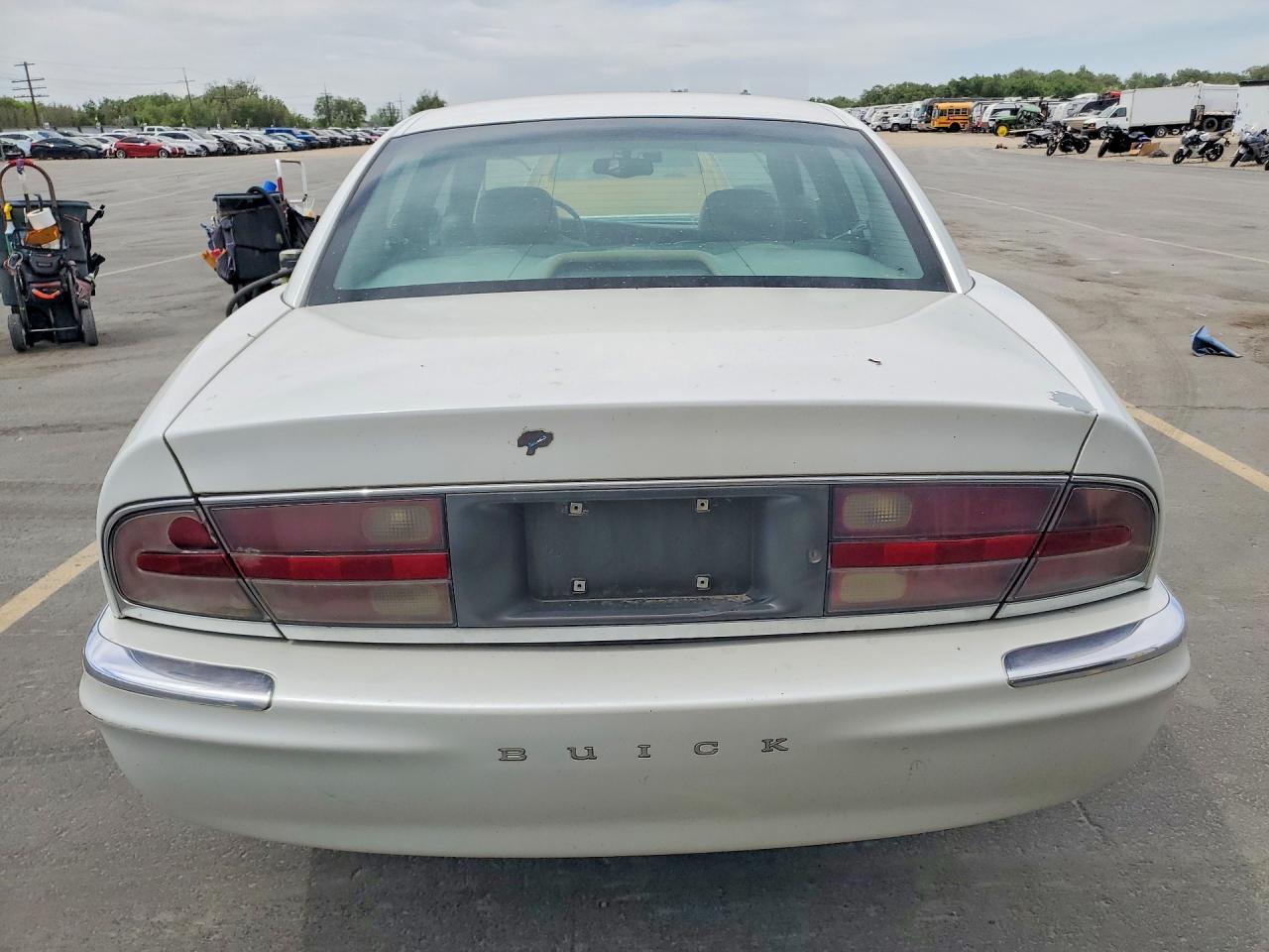 2000 Buick Park Avenue White vin: 1G4CW52KXY4145568