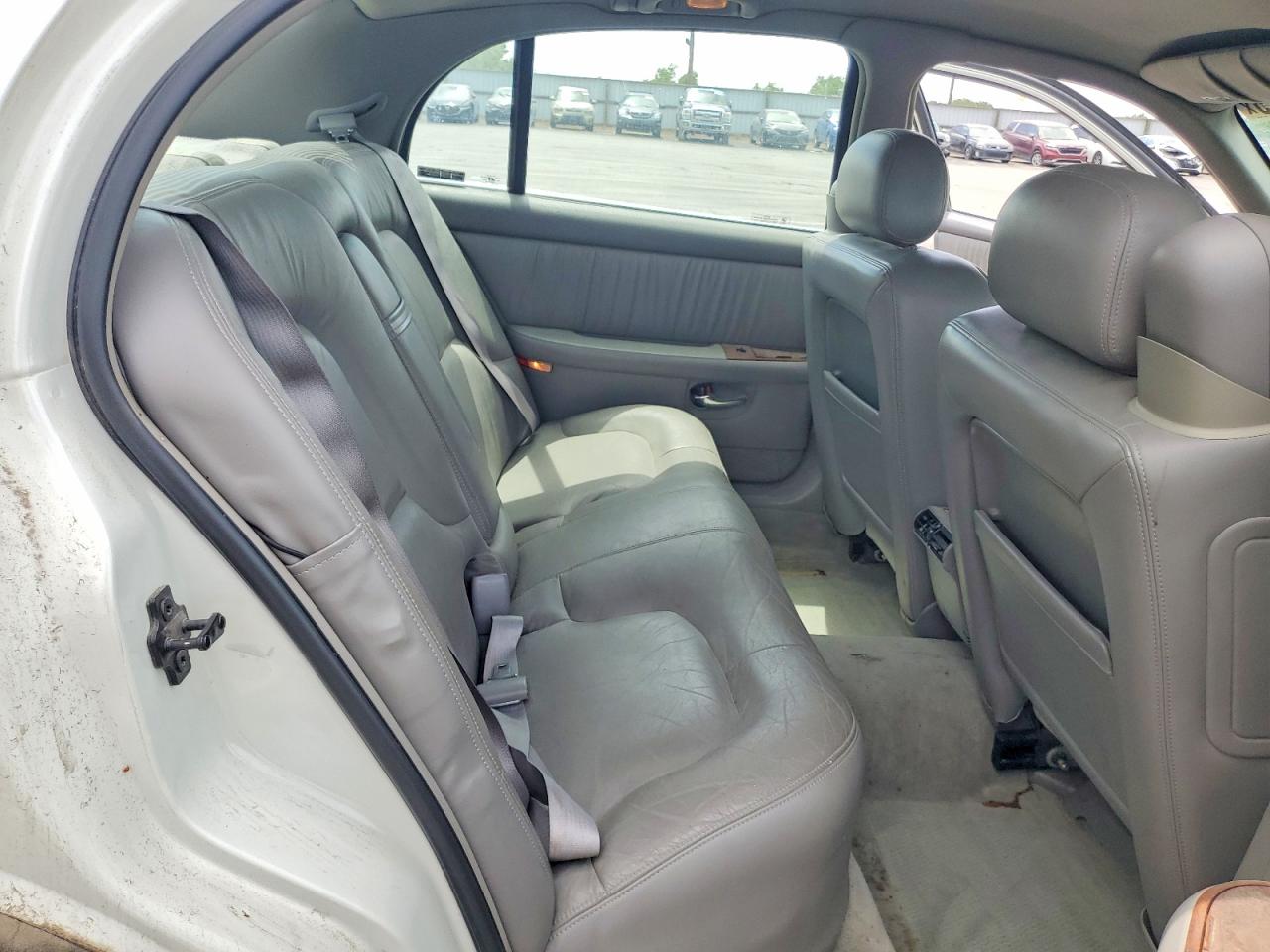 2000 Buick Park Avenue White vin: 1G4CW52KXY4145568