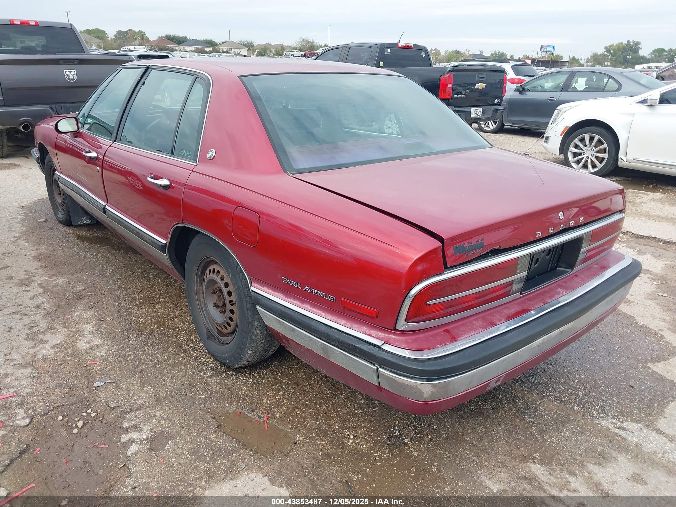1992 Buick Park Avenue   Red vin: 1G4CW53L0N1618351