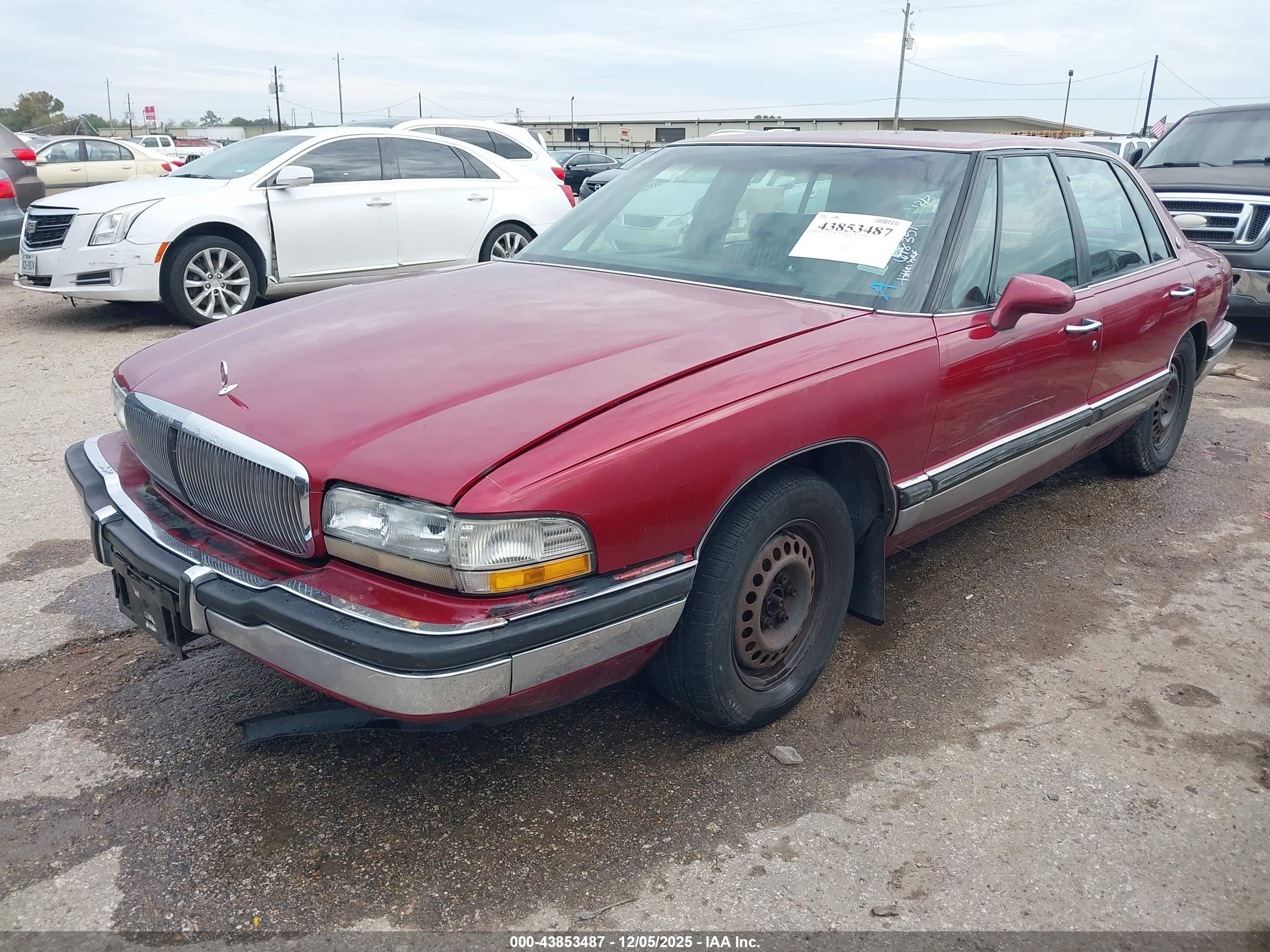 1992 Buick Park Avenue   Red vin: 1G4CW53L0N1618351
