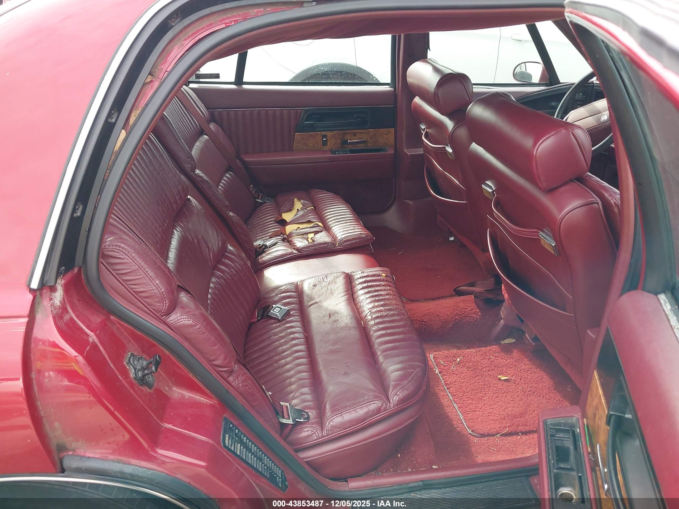 1992 Buick Park Avenue   Red vin: 1G4CW53L0N1618351