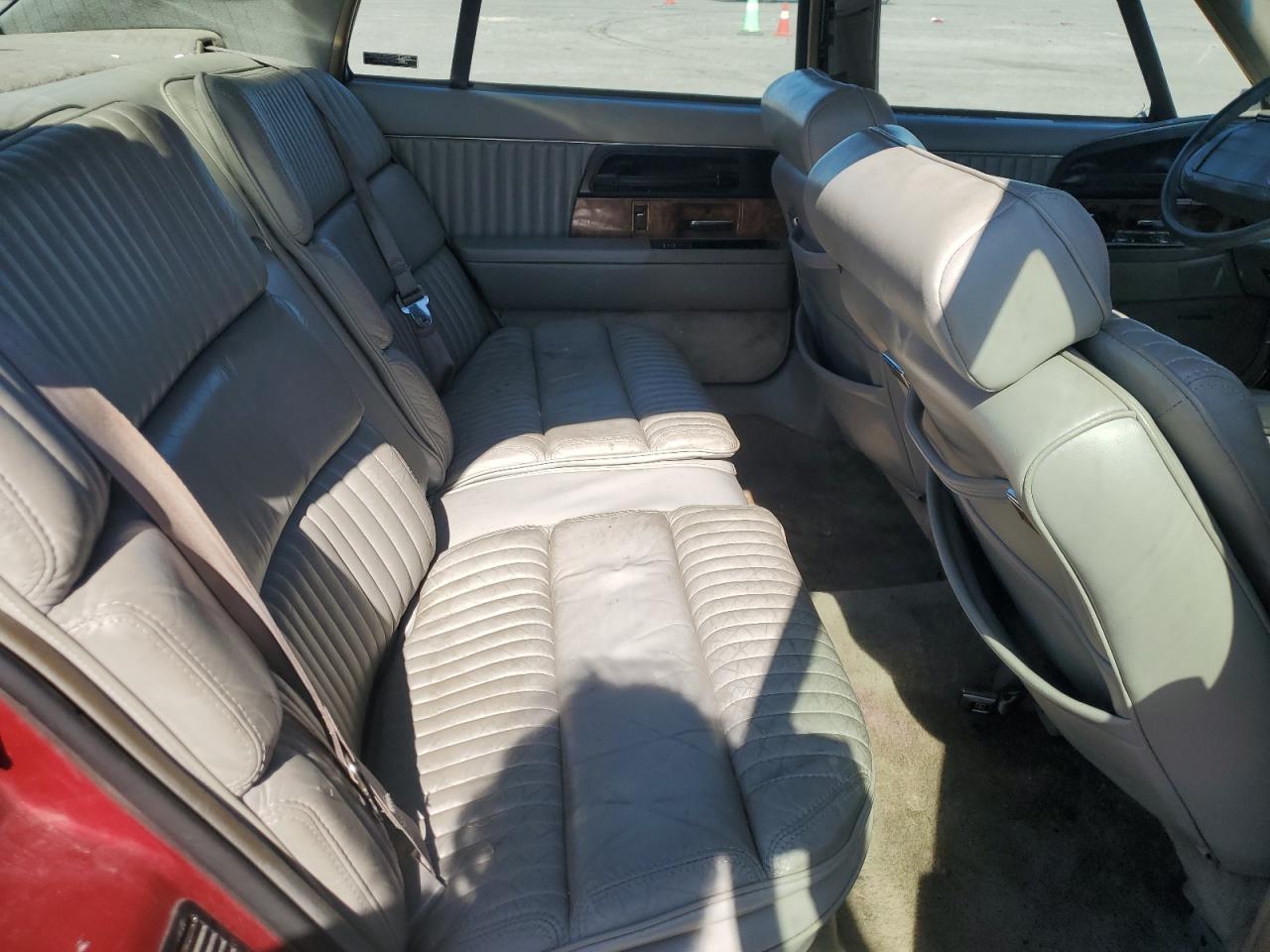 1993 Buick Park Avenue Maroon vin: 1G4CW53L1P1622105