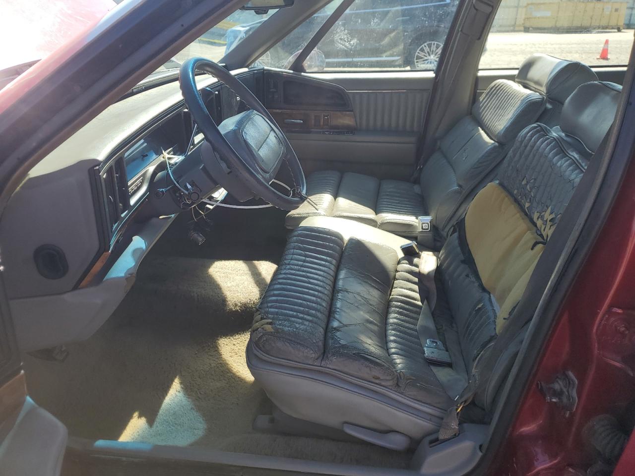 1993 Buick Park Avenue Maroon vin: 1G4CW53L1P1622105