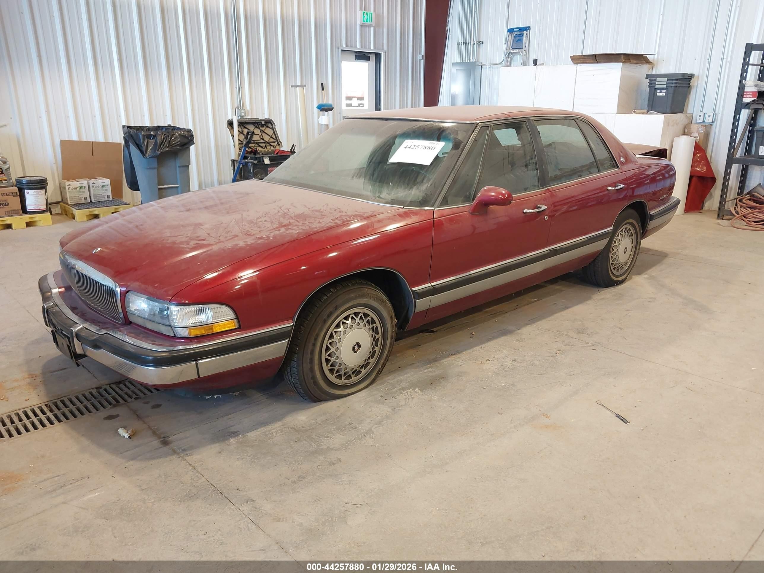 1993 Buick Park Avenue   Red vin: 1G4CW53L1P1648932