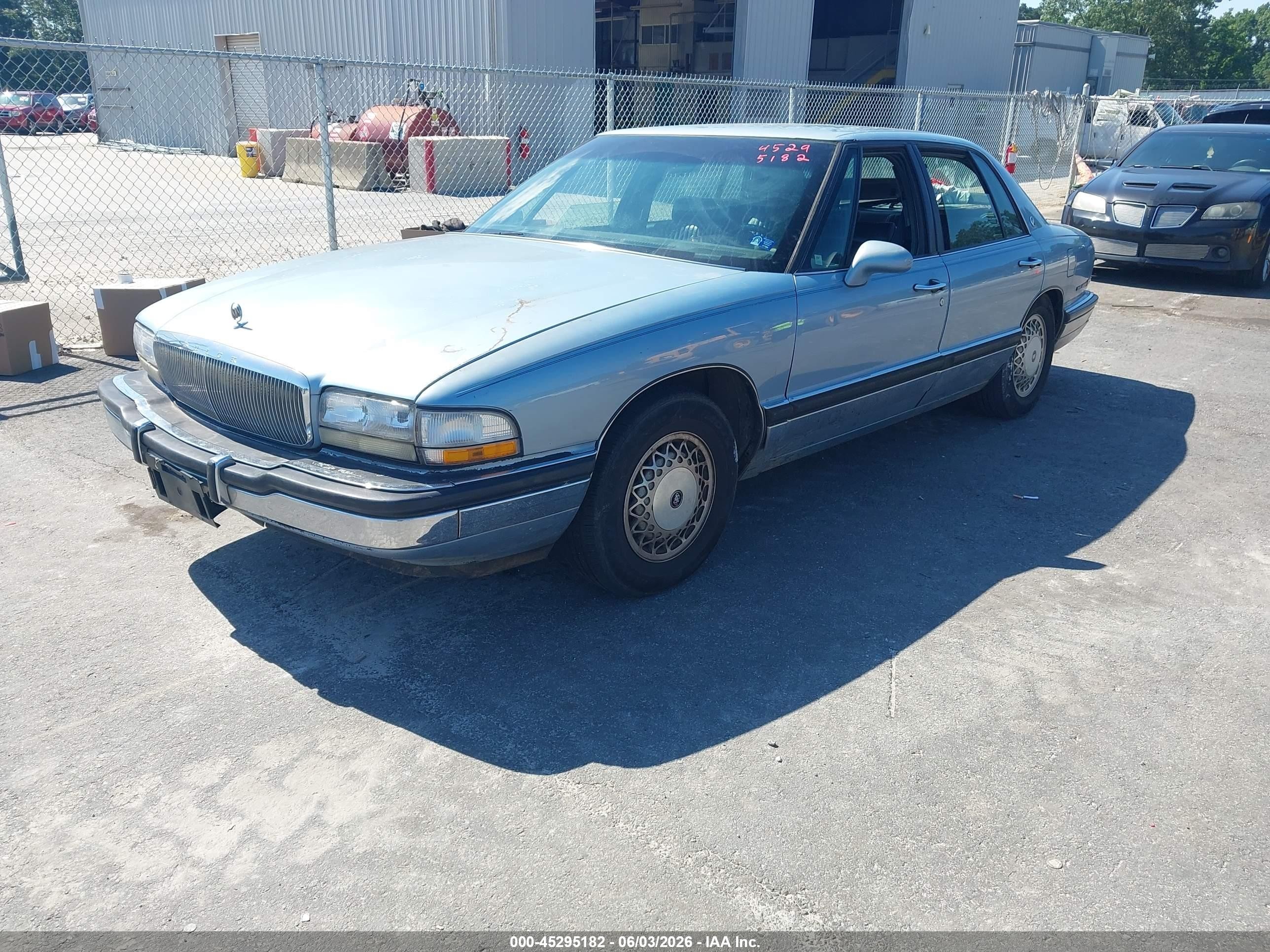 1992 Buick Park Avenue   Blue vin: 1G4CW53L3N1659928