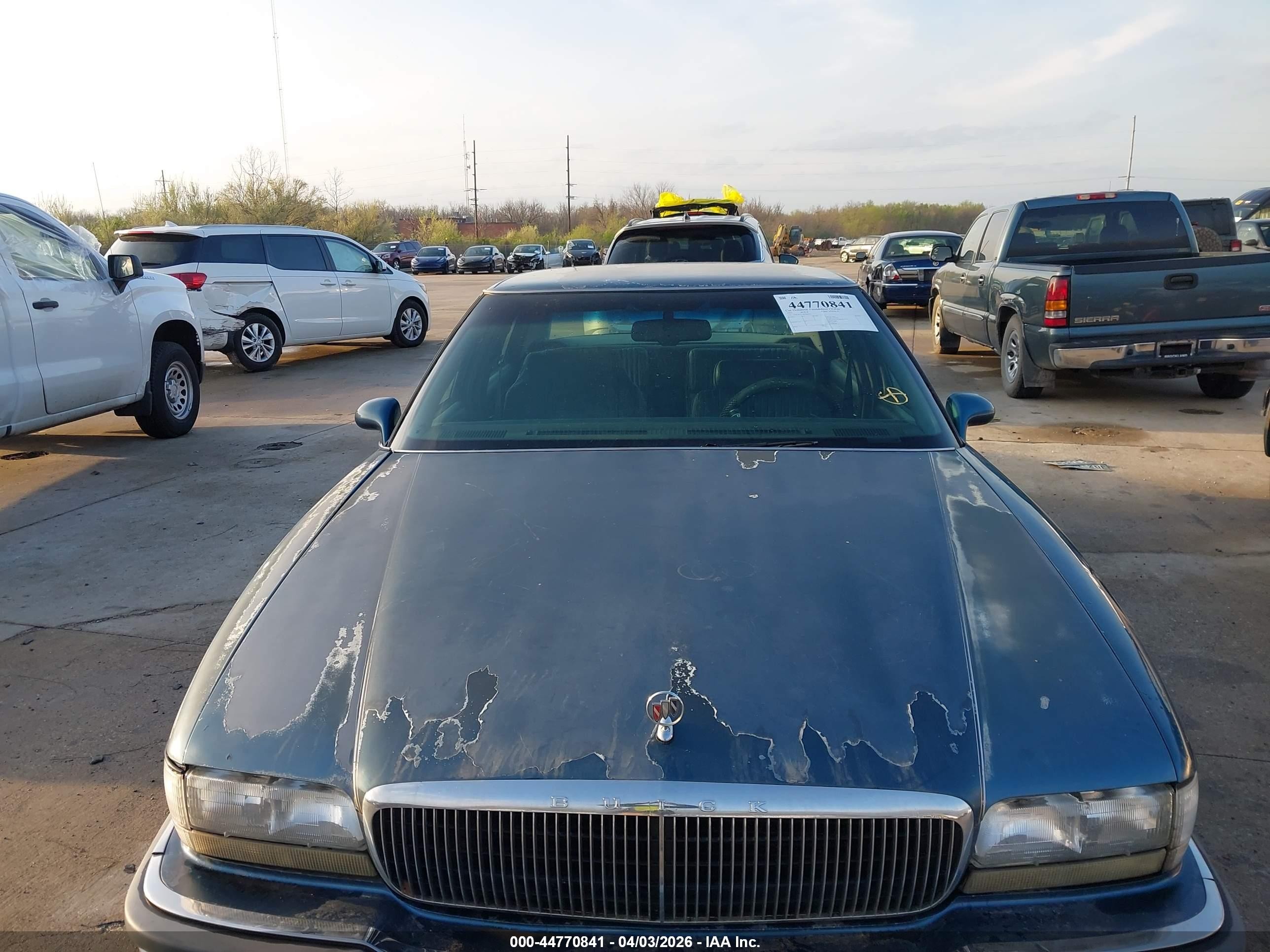 1993 Buick Park Avenue   Blue vin: 1G4CW53L3P1600512