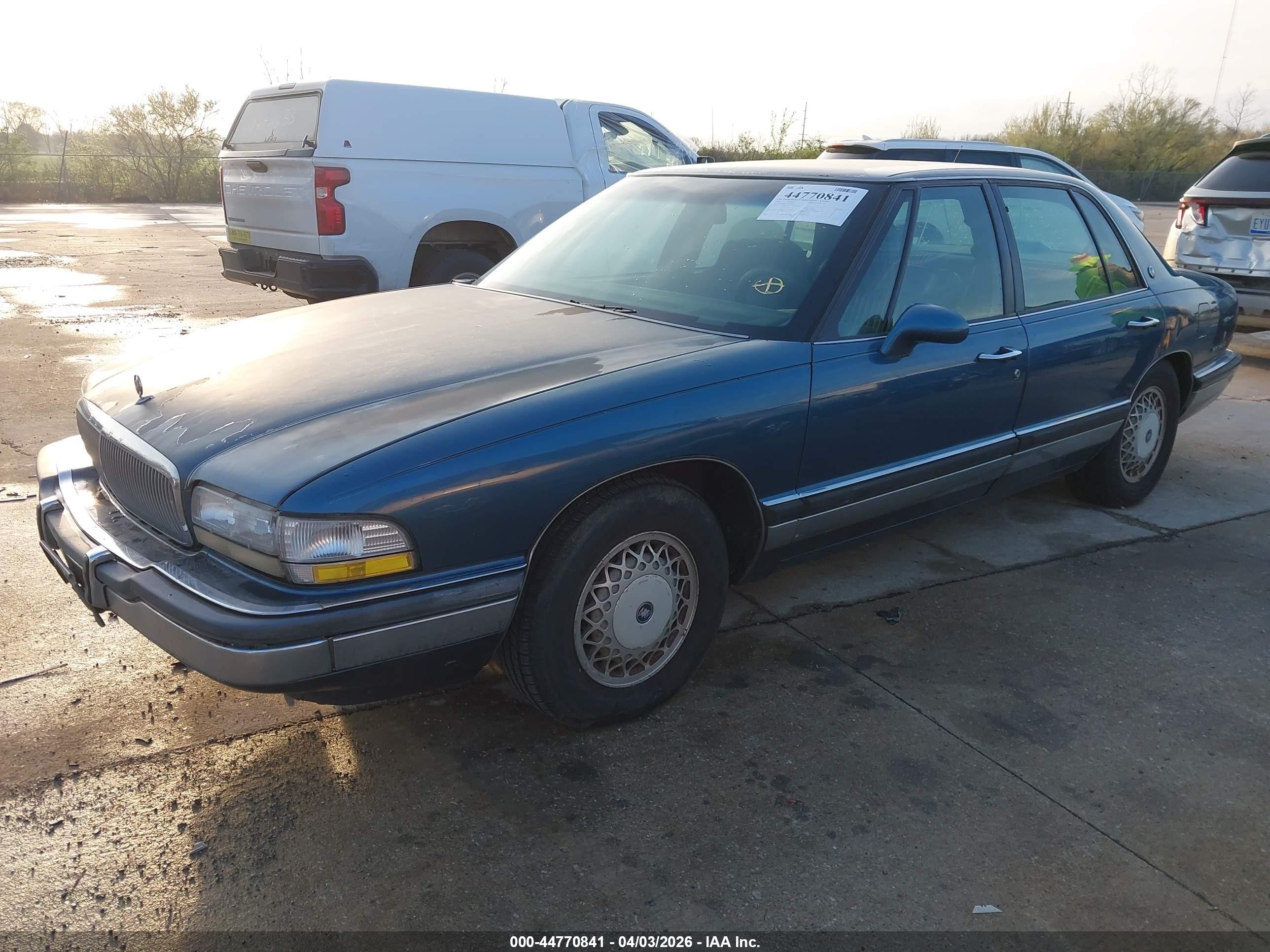 1993 Buick Park Avenue   Blue vin: 1G4CW53L3P1600512