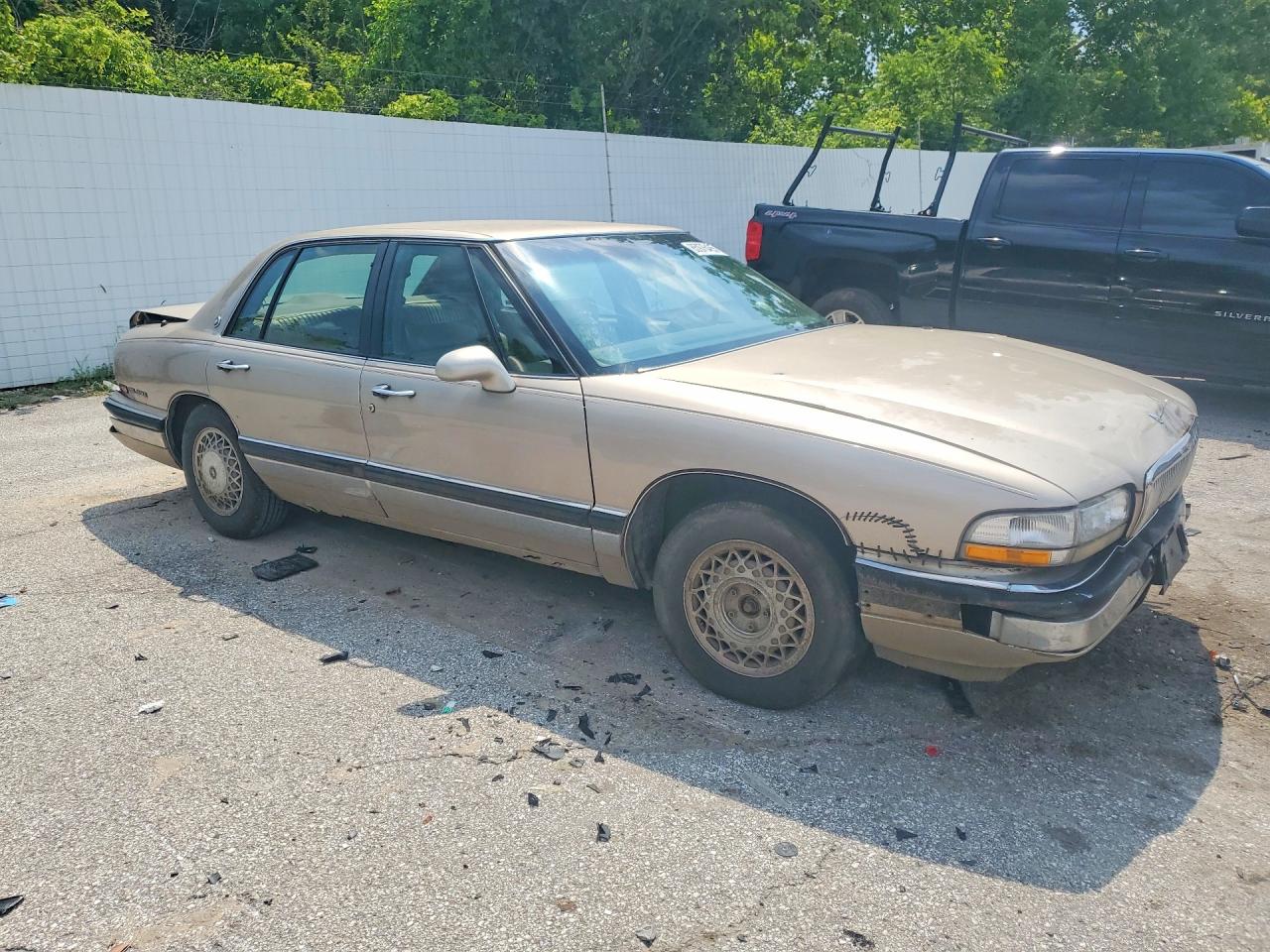 1993 Buick Park Avenue Gold vin: 1G4CW53L5P1600947