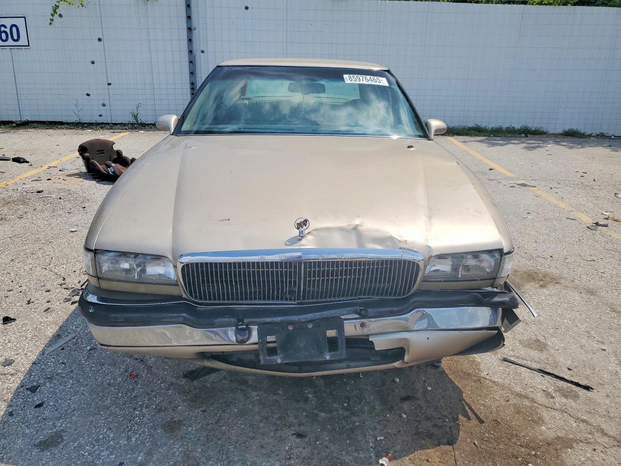 1993 Buick Park Avenue Gold vin: 1G4CW53L5P1600947