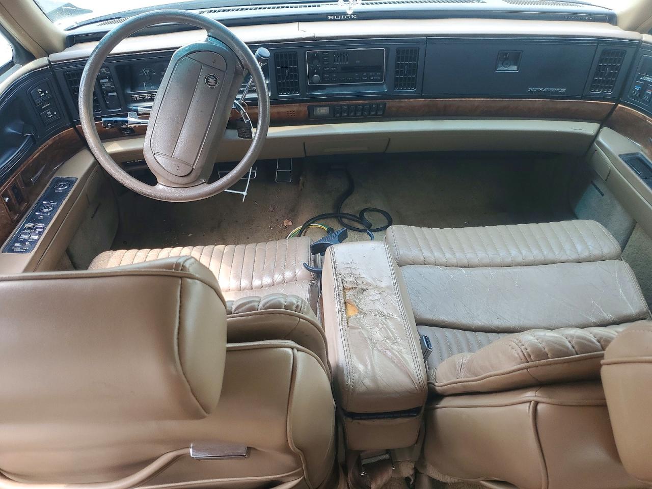 1993 Buick Park Avenue Gold vin: 1G4CW53L5P1600947