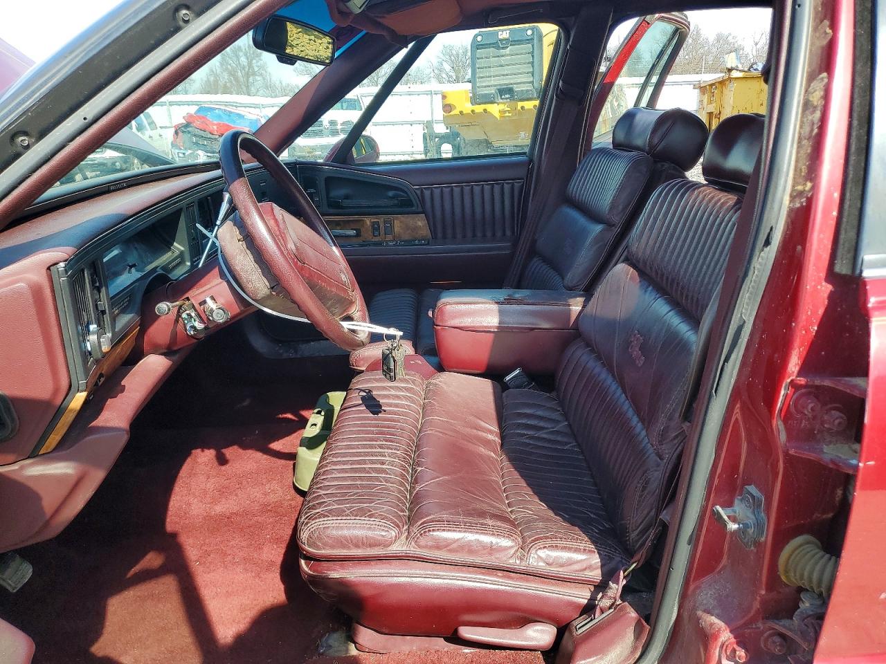 1993 Buick Park Avenue Red vin: 1G4CW53L6P1615795