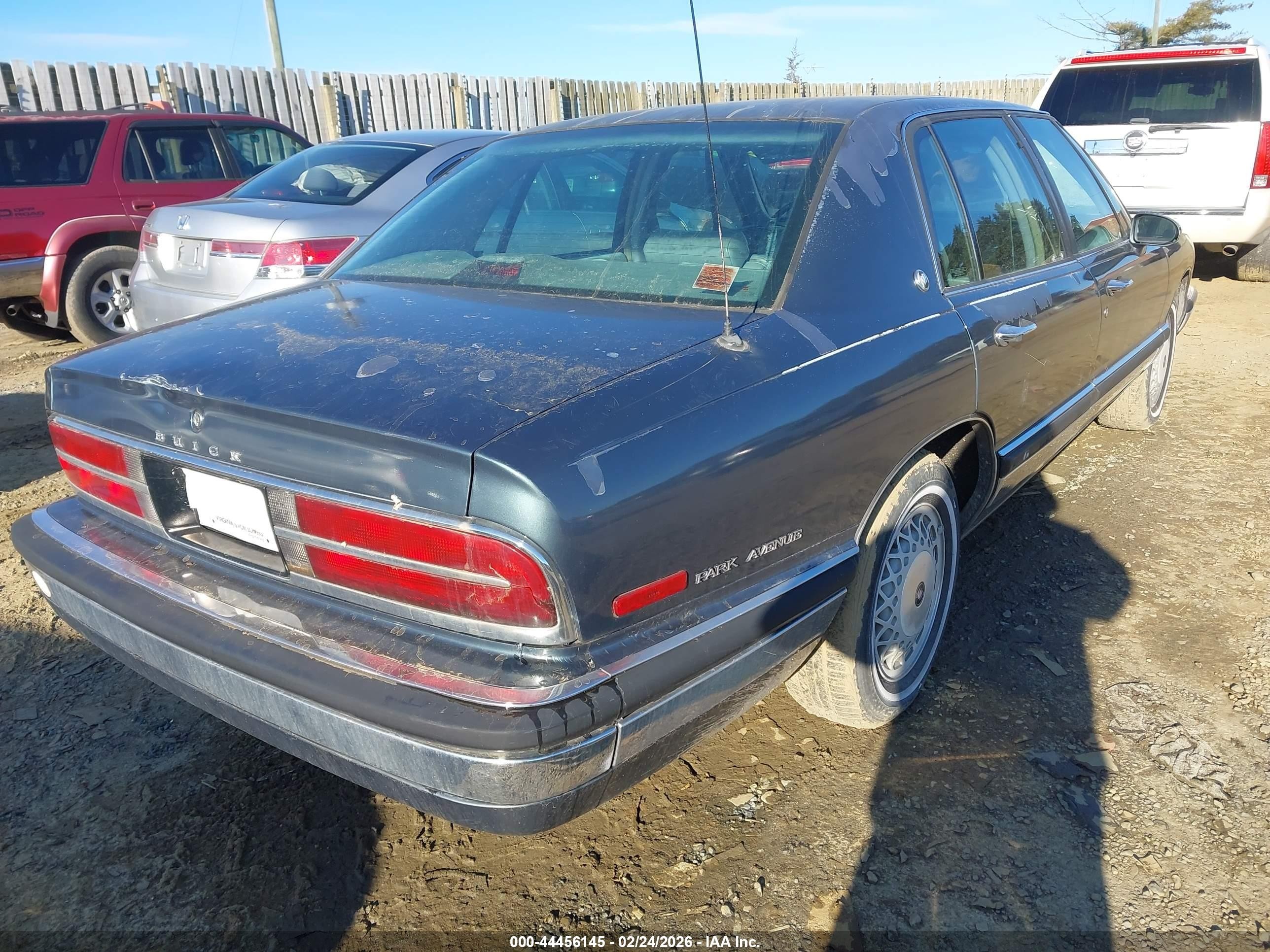 1992 Buick Park Avenue   Green vin: 1G4CW53L7N1619979