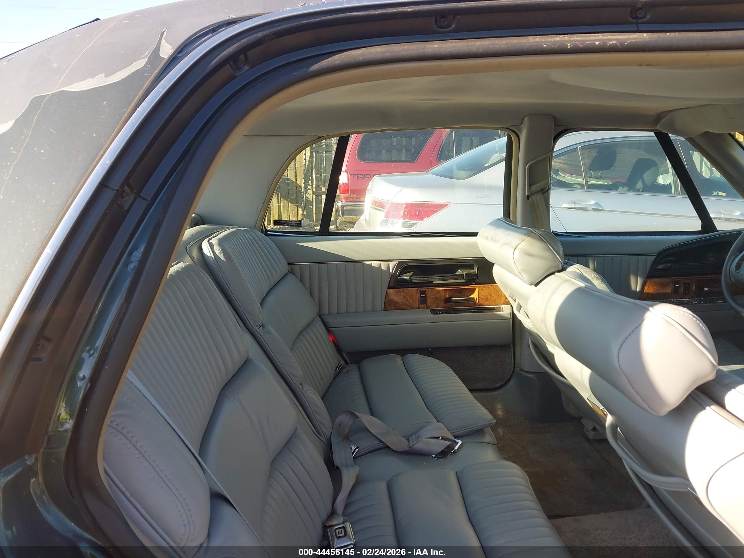 1992 Buick Park Avenue   Green vin: 1G4CW53L7N1619979