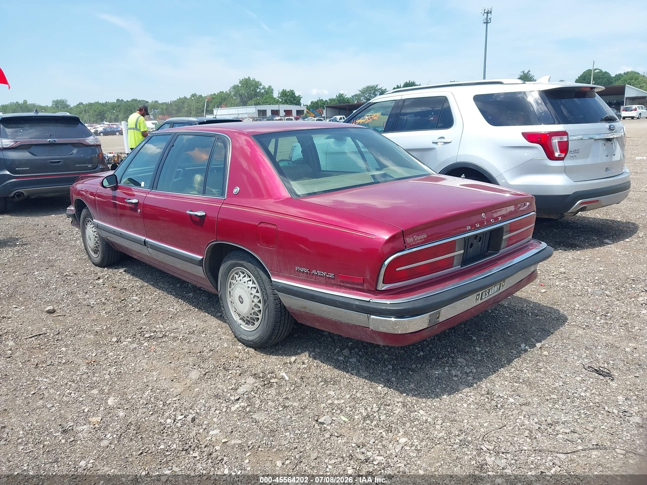 1992 Buick Park Avenue   Red vin: 1G4CW53L9N1663742