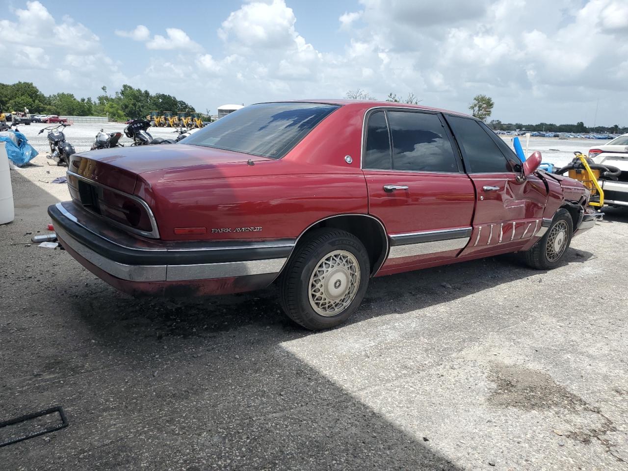 1993 Buick Park Avenue    Burgundy vin: 1G4CW53L9P1636351