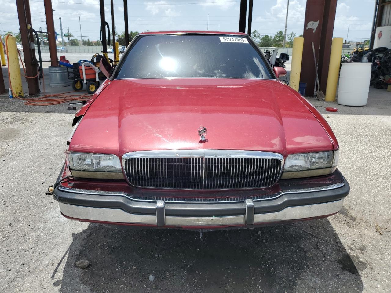 1993 Buick Park Avenue    Burgundy vin: 1G4CW53L9P1636351