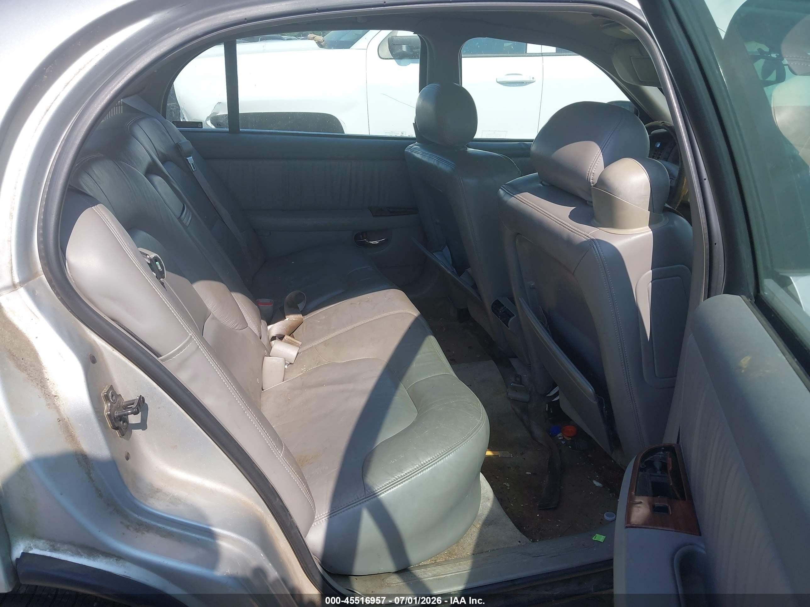 2003 Buick Park Avenue   Silver vin: 1G4CW54K034113461