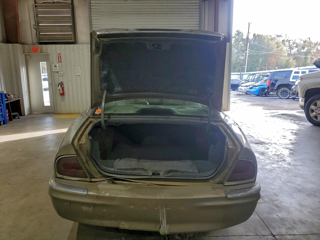 2004 Buick Park Avenue Tan vin: 1G4CW54K044135476