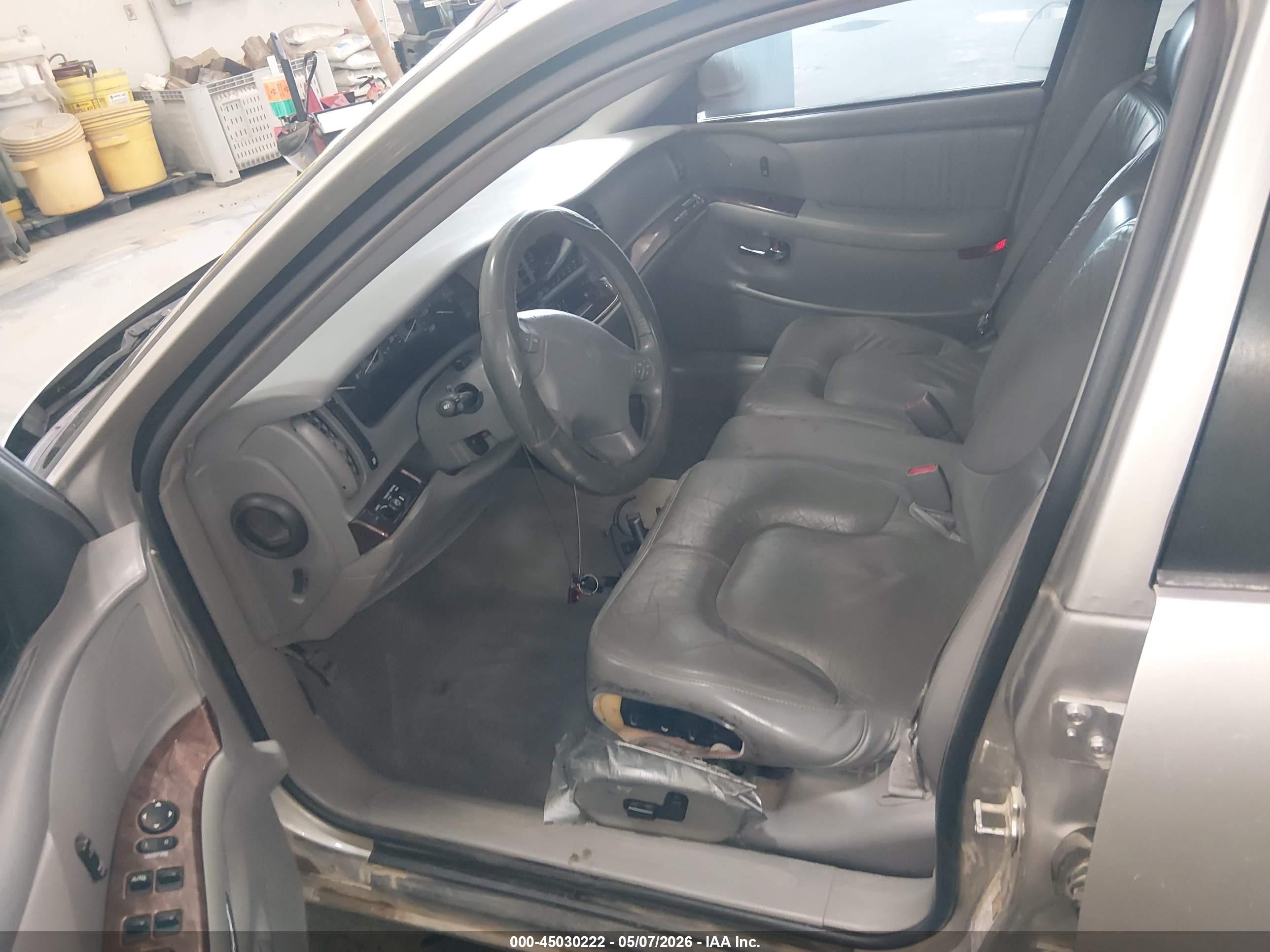 2004 Buick Park Avenue   Silver vin: 1G4CW54K044155209
