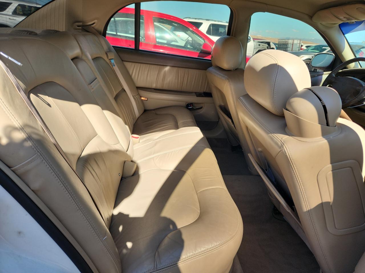 2005 Buick Park Avenue White vin: 1G4CW54K054106688