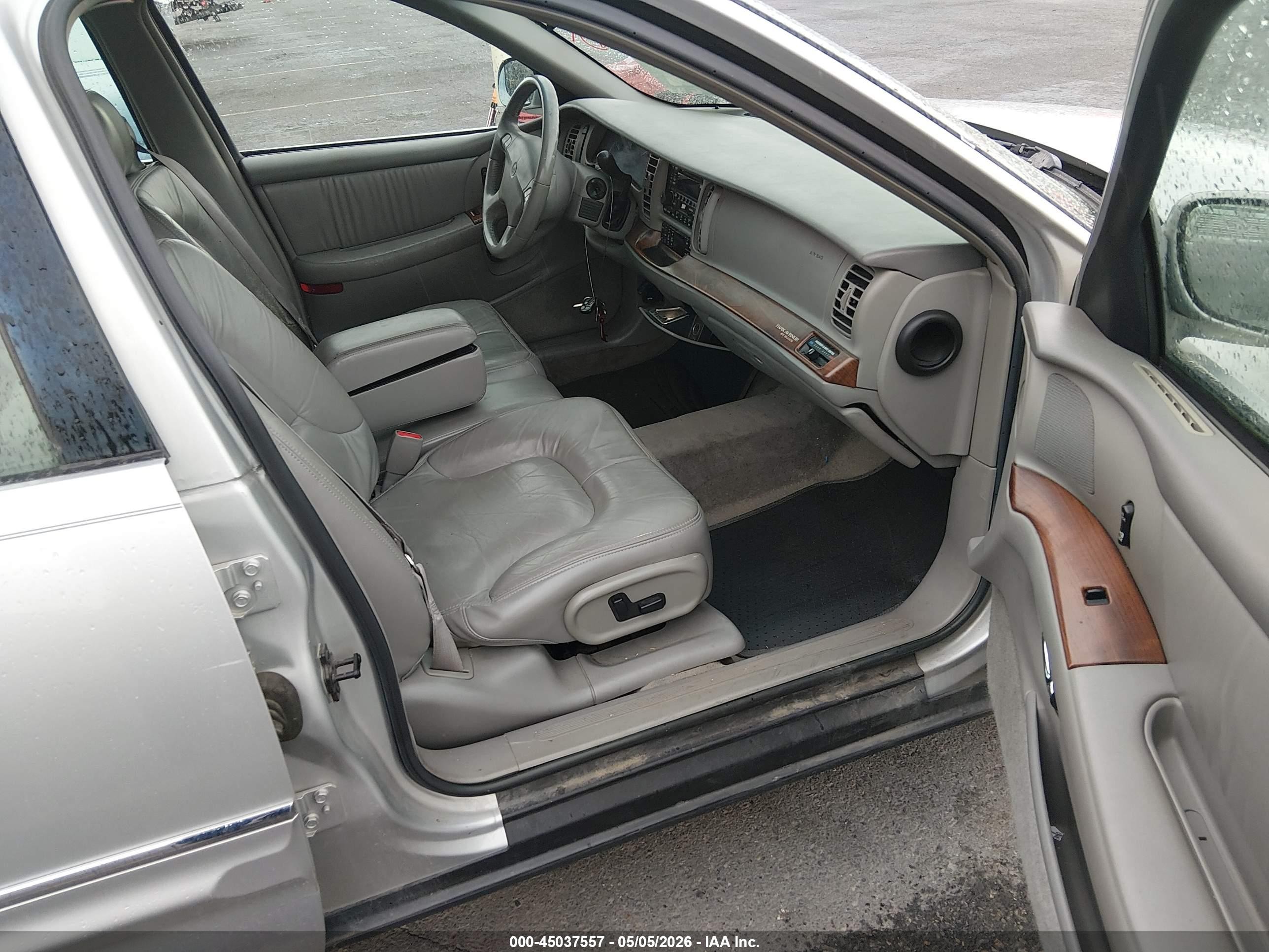 2001 Buick Park Avenue   Серебряный vin: 1G4CW54K114138897