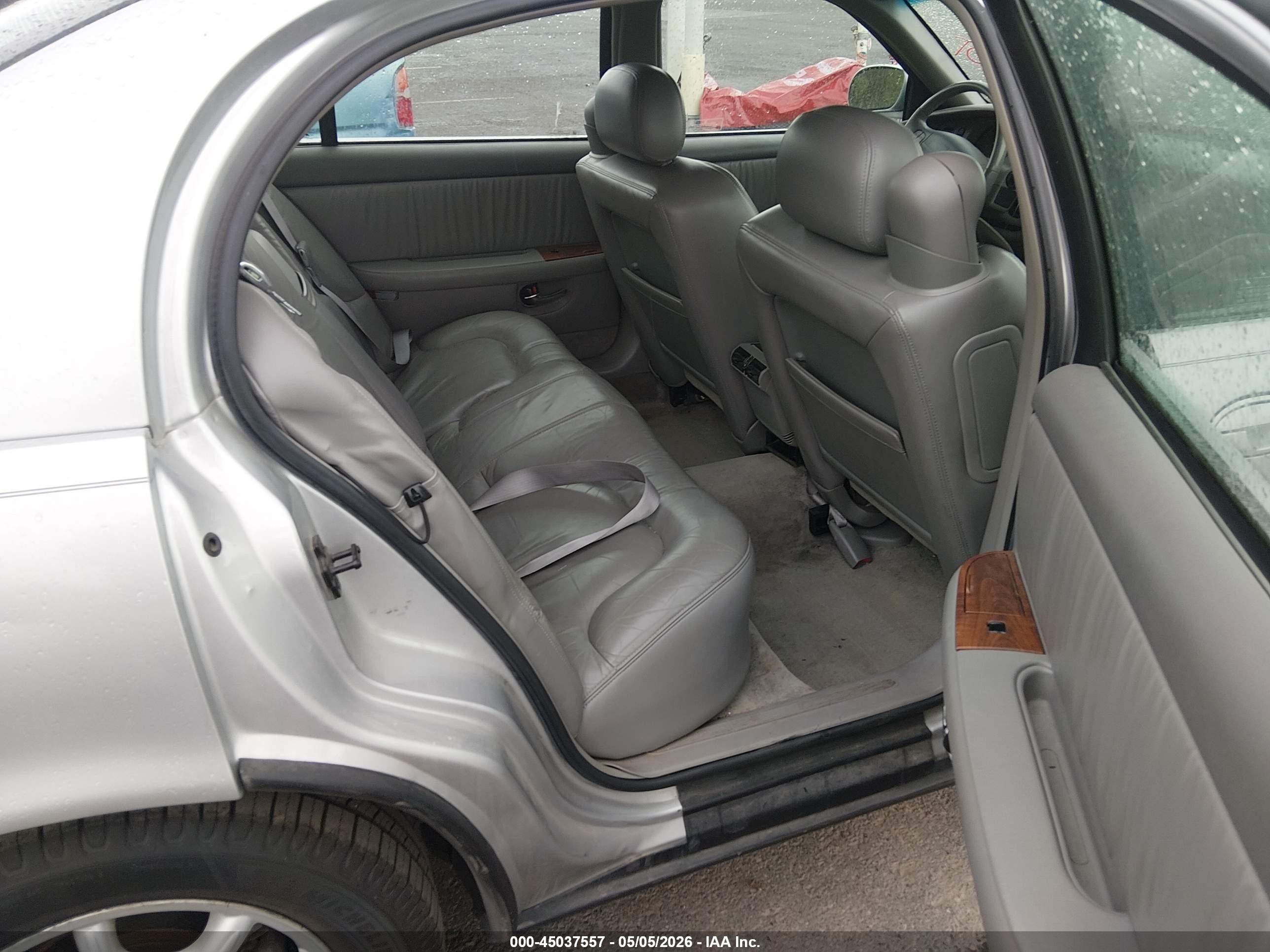 2001 Buick Park Avenue   Серебряный vin: 1G4CW54K114138897