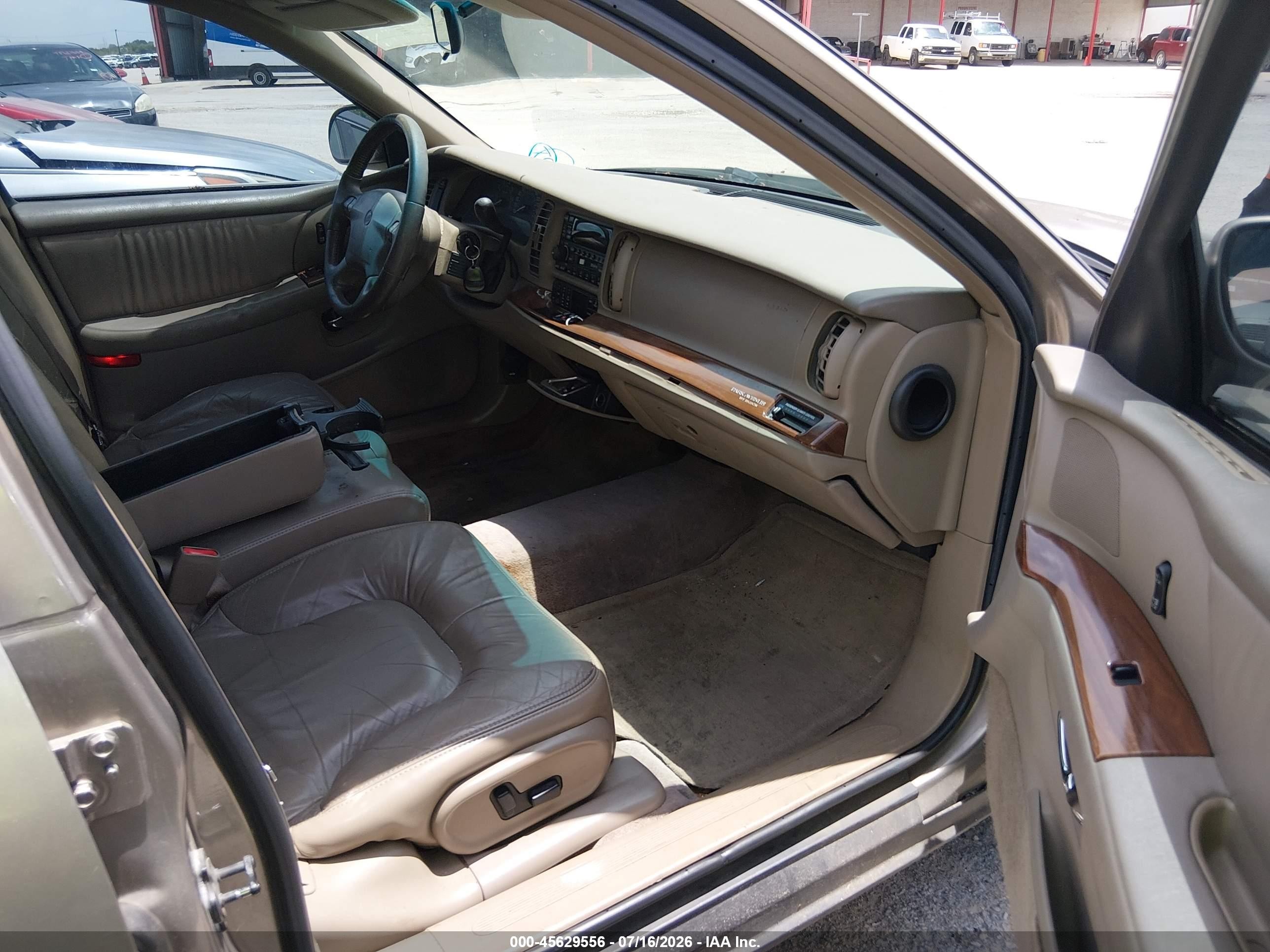 2003 Buick Park Avenue   Gold vin: 1G4CW54K134114022