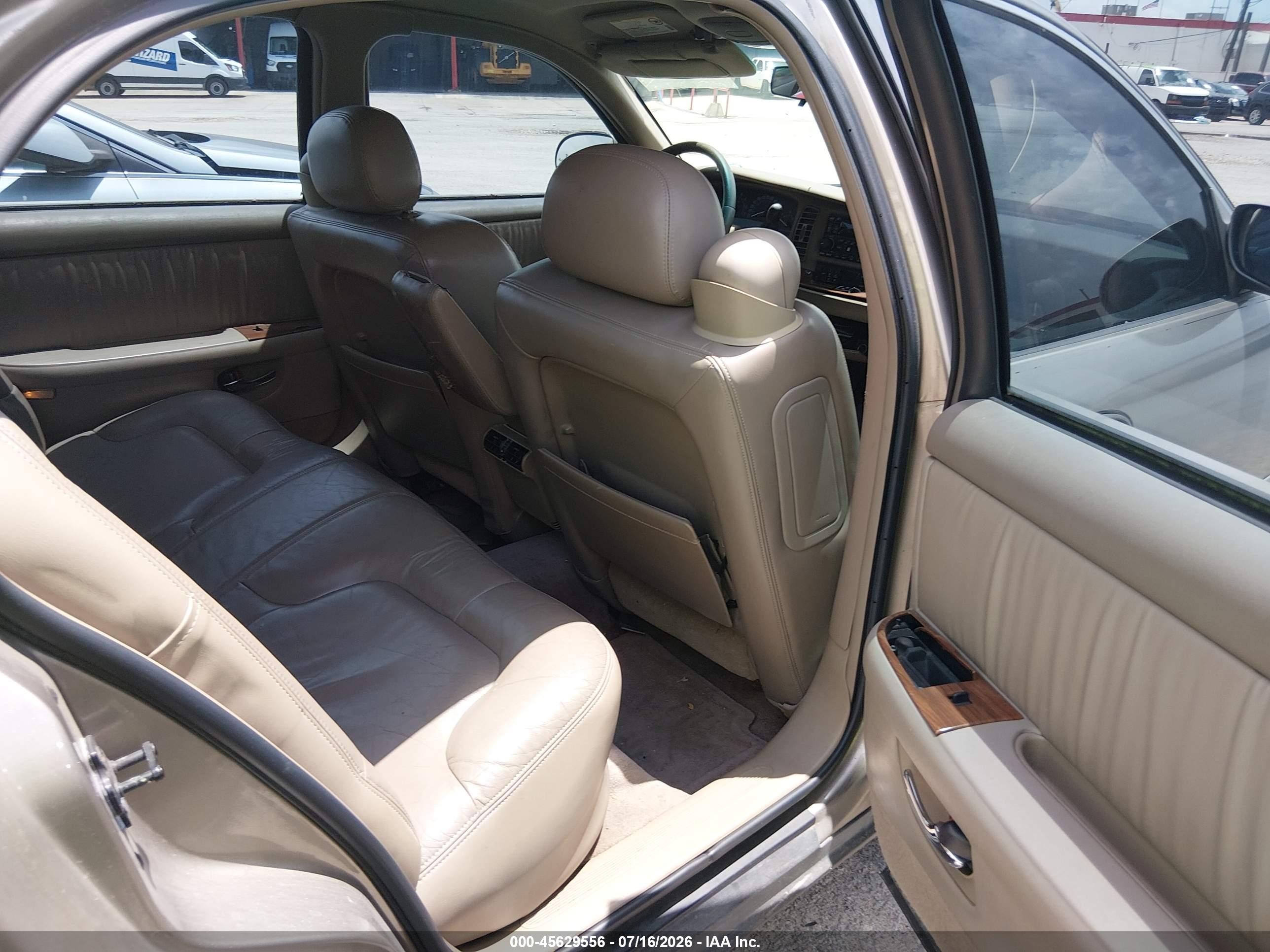 2003 Buick Park Avenue   Gold vin: 1G4CW54K134114022