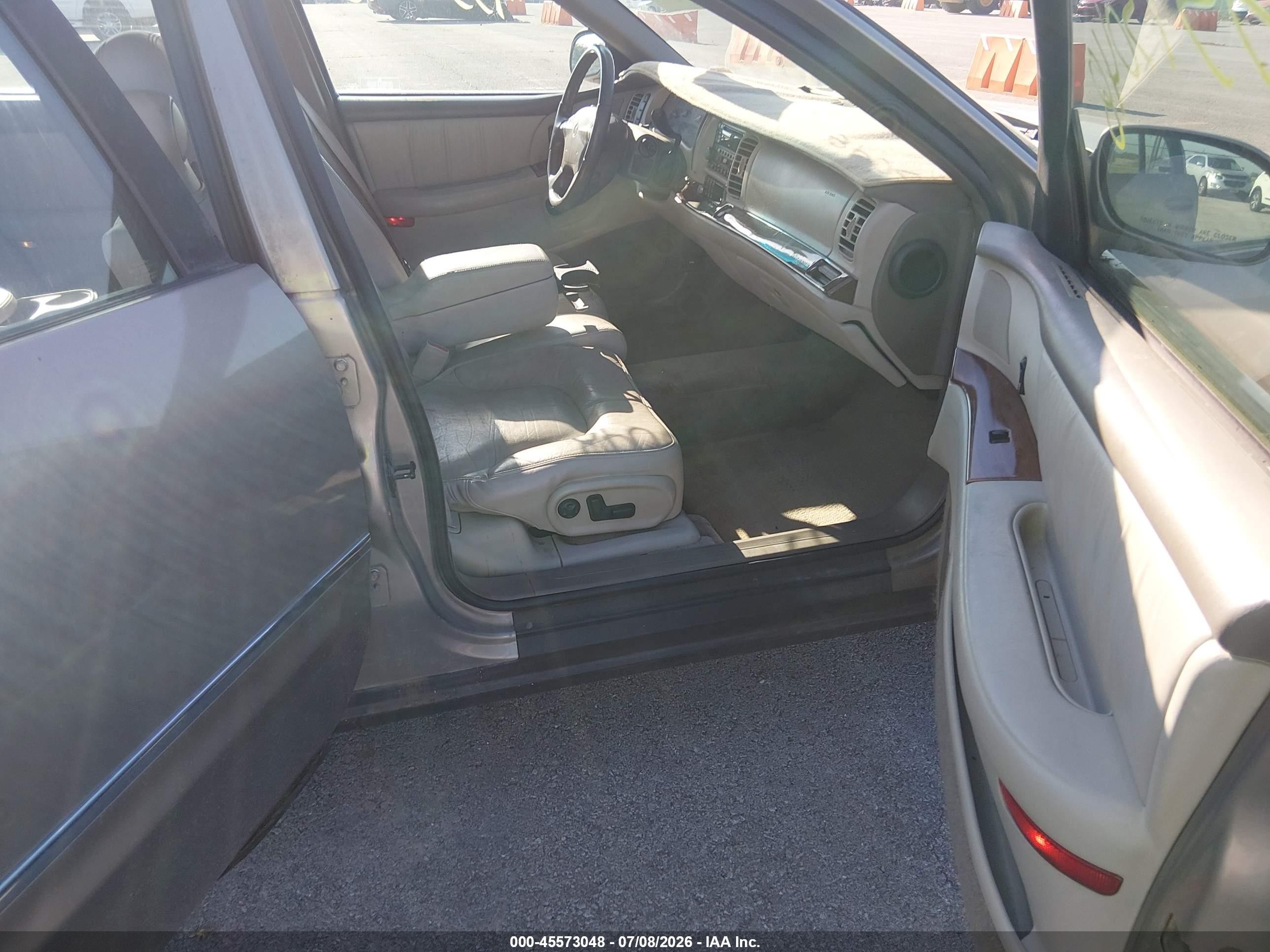 2002 Buick Park Avenue   Silver vin: 1G4CW54K224132897