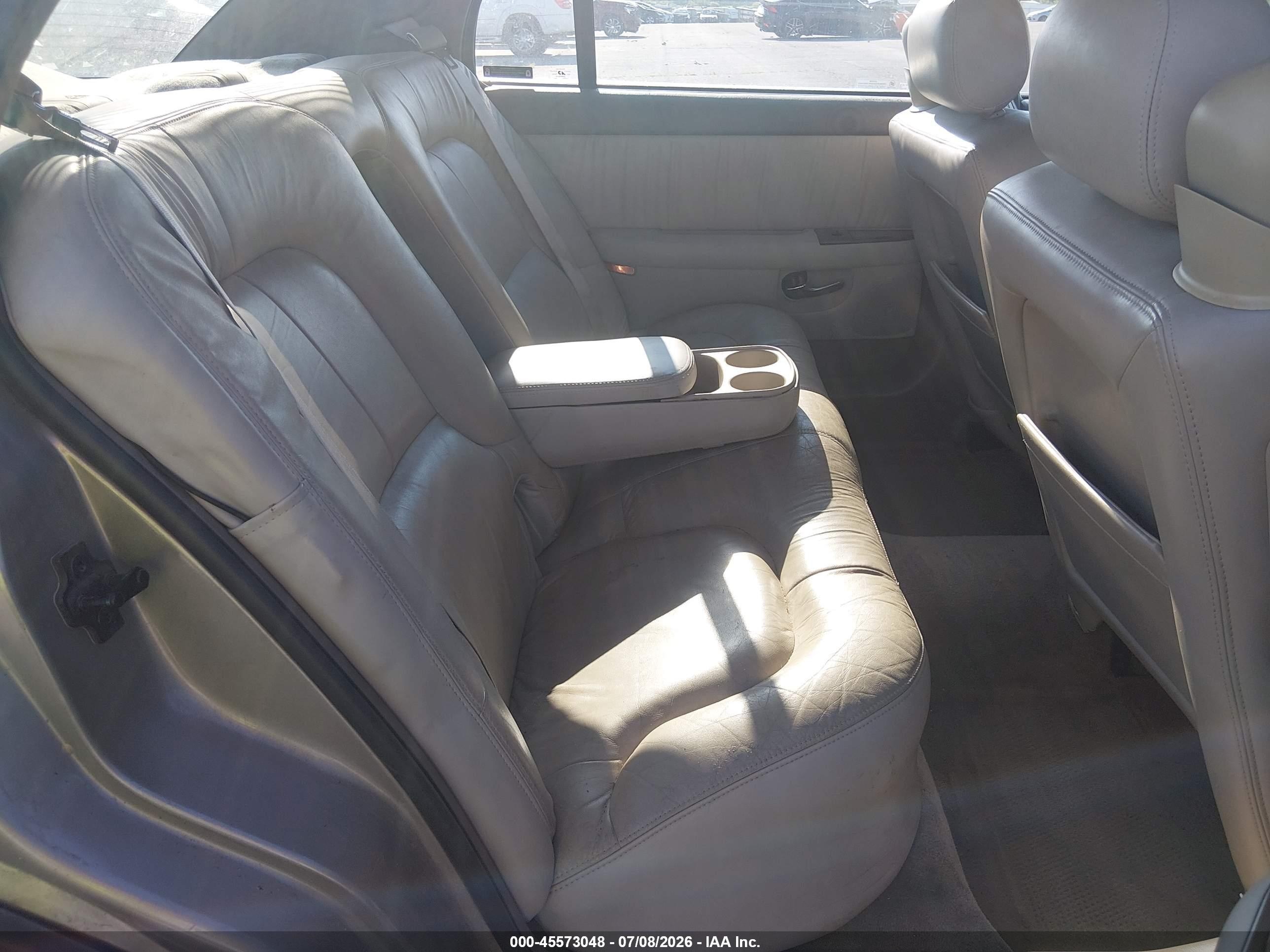 2002 Buick Park Avenue   Silver vin: 1G4CW54K224132897