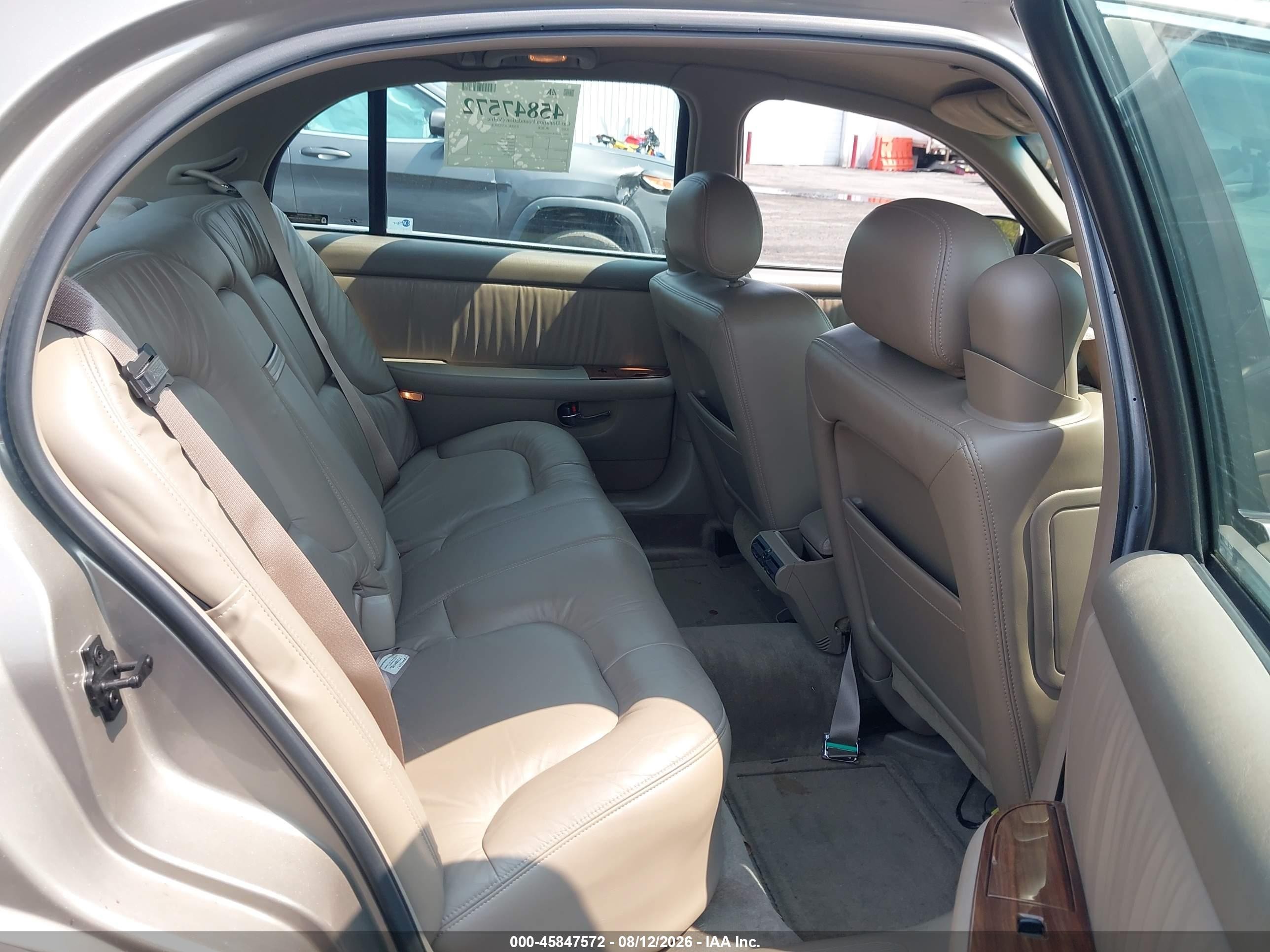 2002 Buick Park Avenue   Gold vin: 1G4CW54K224233356