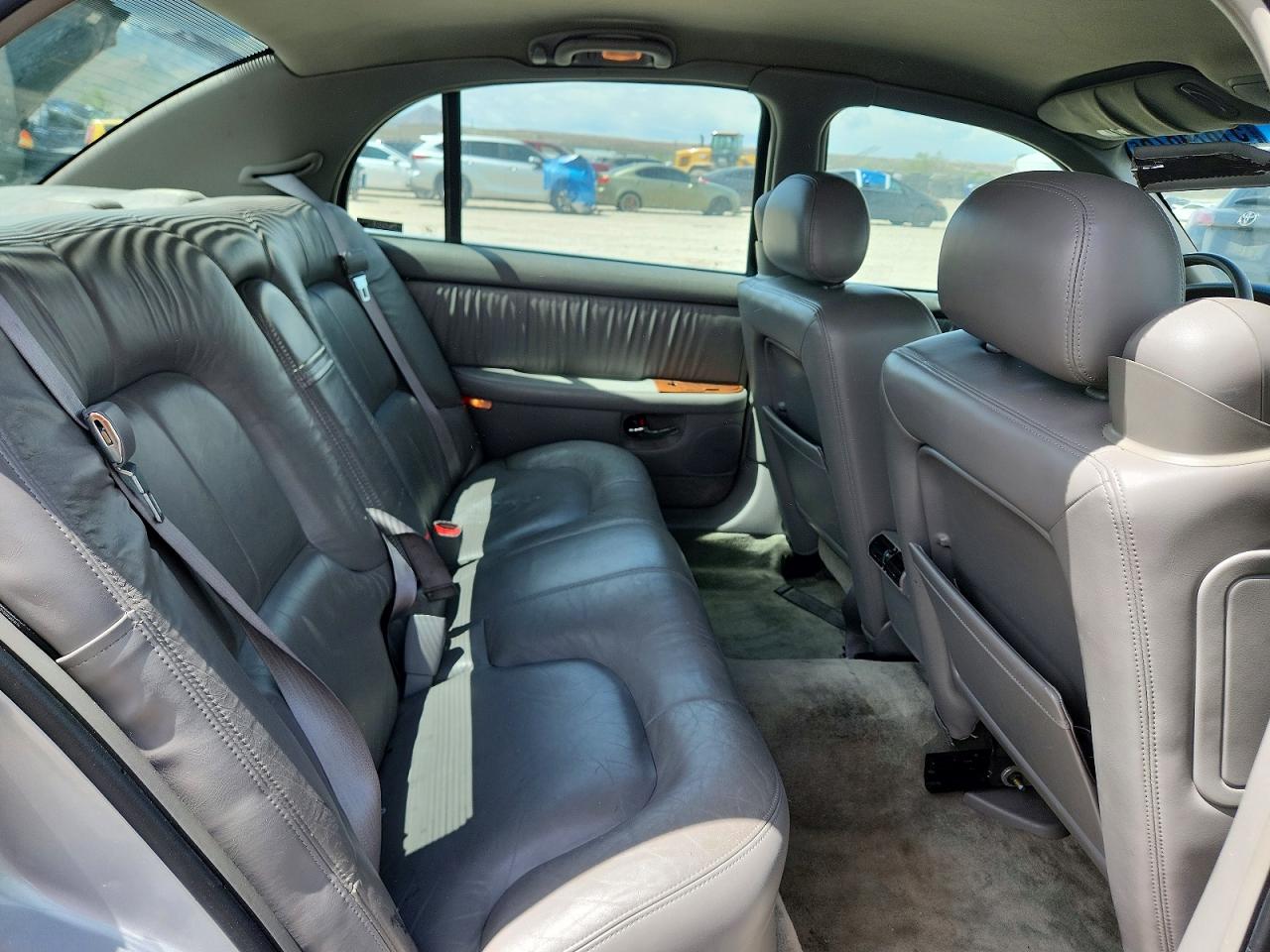 2000 Buick Park Avenue Silver vin: 1G4CW54K2Y4246746