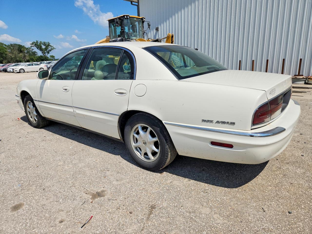 2002 Buick Park Avenue White vin: 1G4CW54K324210491