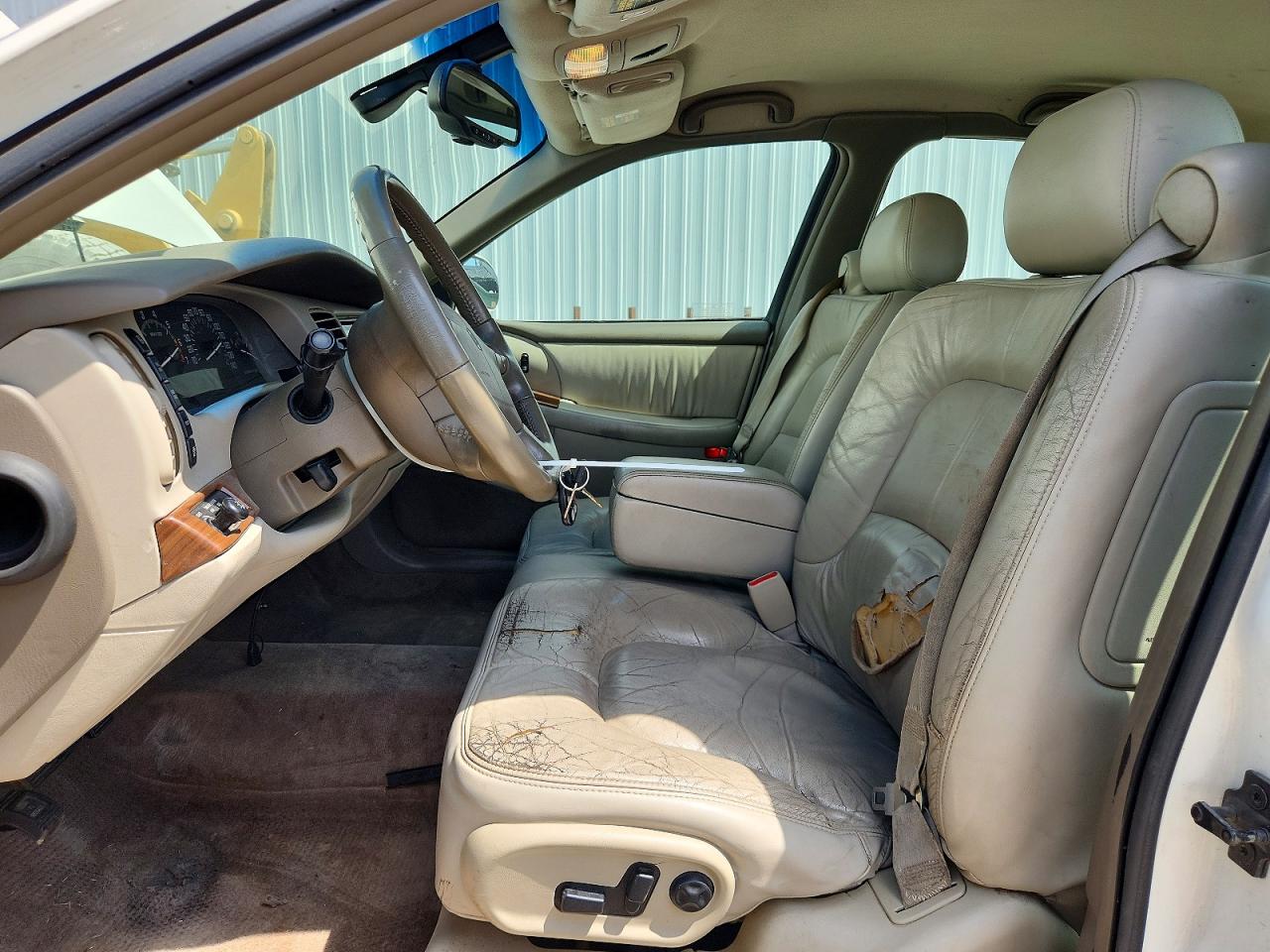 2002 Buick Park Avenue White vin: 1G4CW54K324210491