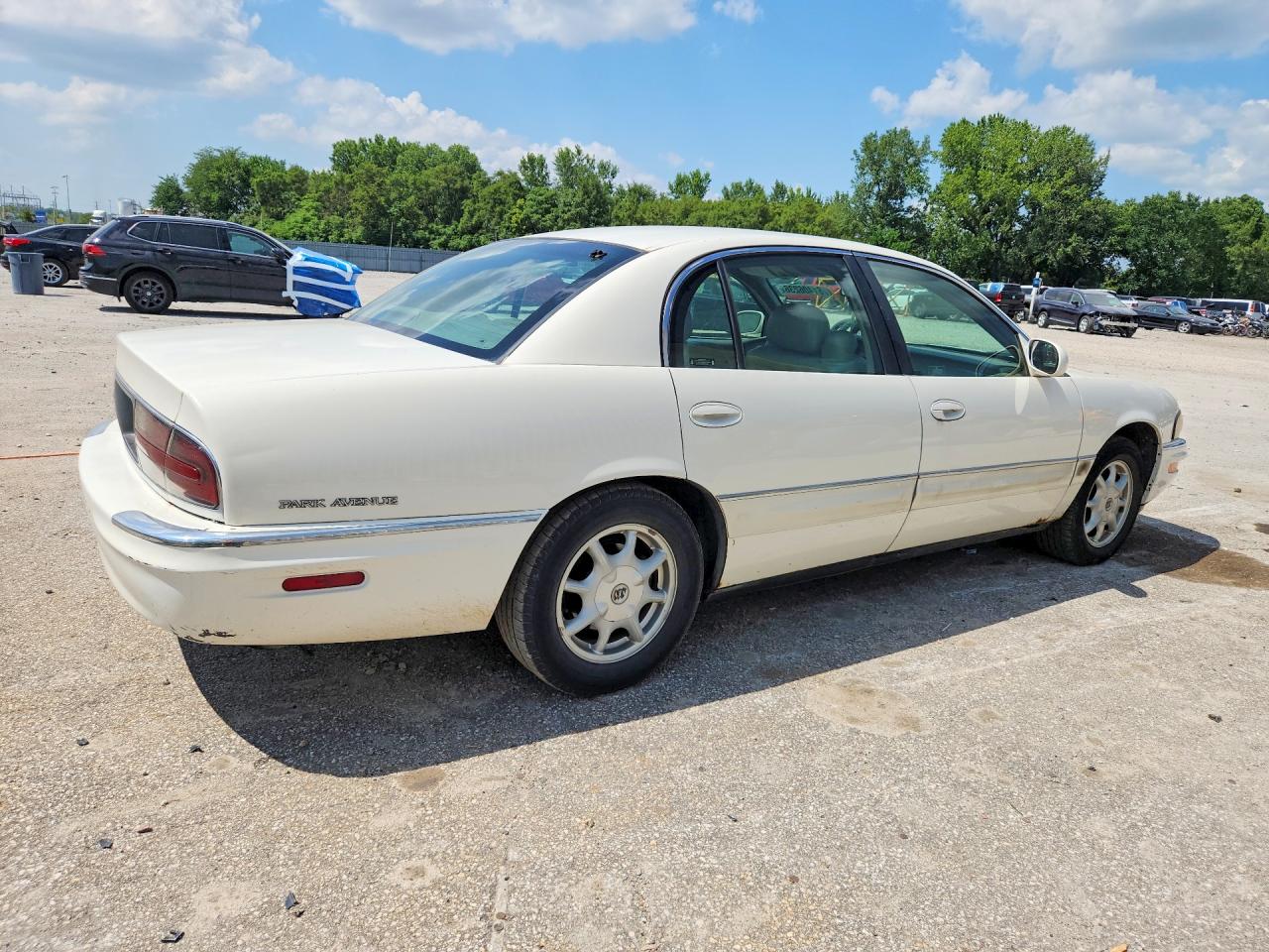 2002 Buick Park Avenue White vin: 1G4CW54K324210491