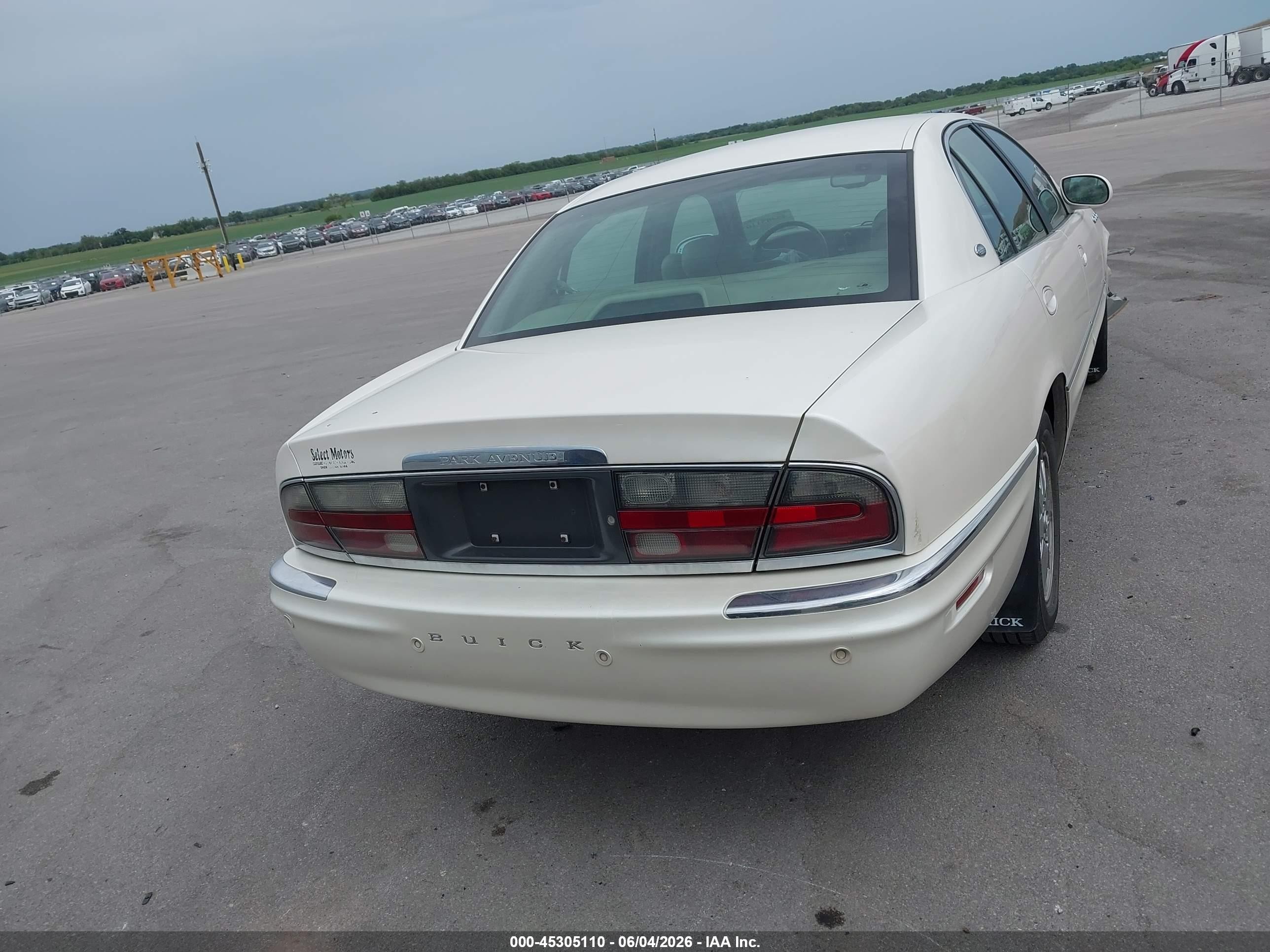 2005 Buick Park Avenue   Белый vin: 1G4CW54K354105924